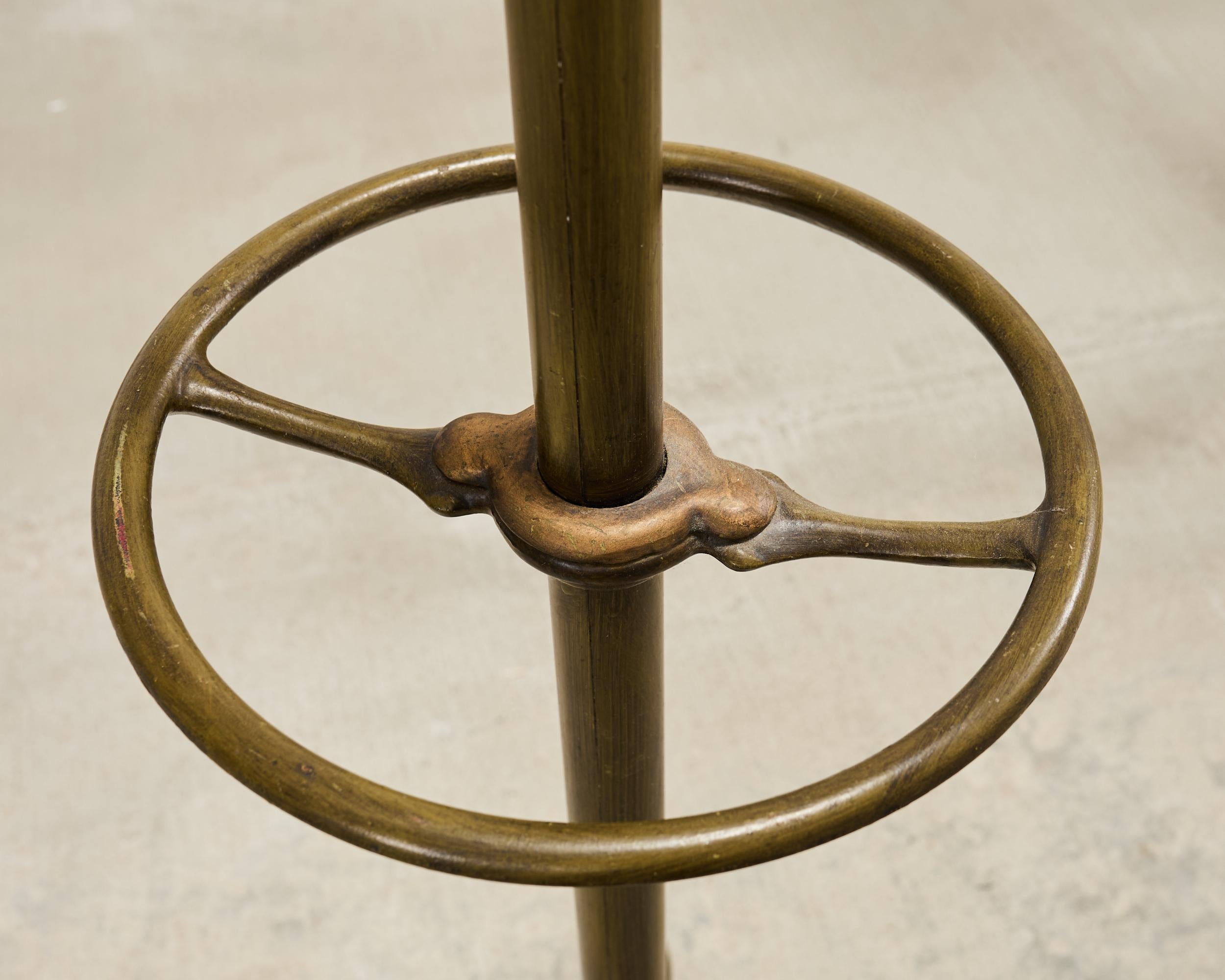 Porte-manteau en fer bronzé Art Nouveau Français Porte-parapluie Bon état - En vente à Rio Vista, CA
