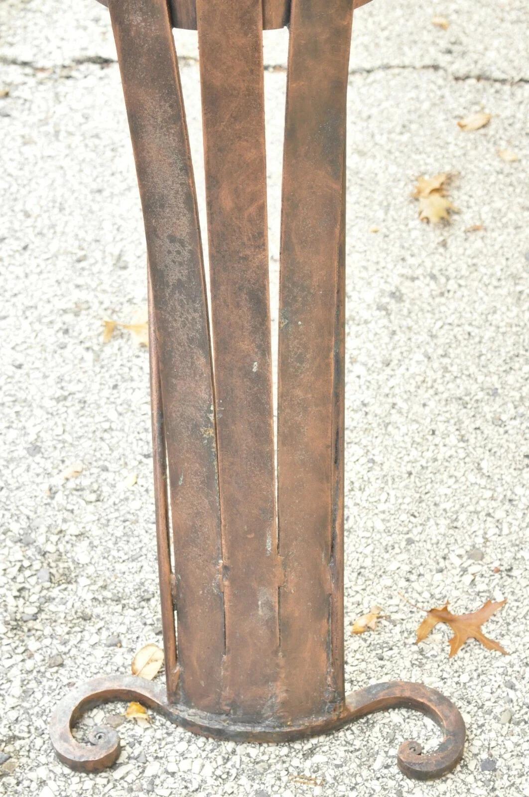 Art Nouveau Brutalista Francés de Mediados de Siglo Mesa de Bar de Hierro Desplazable para Isla de Cocina en venta 5