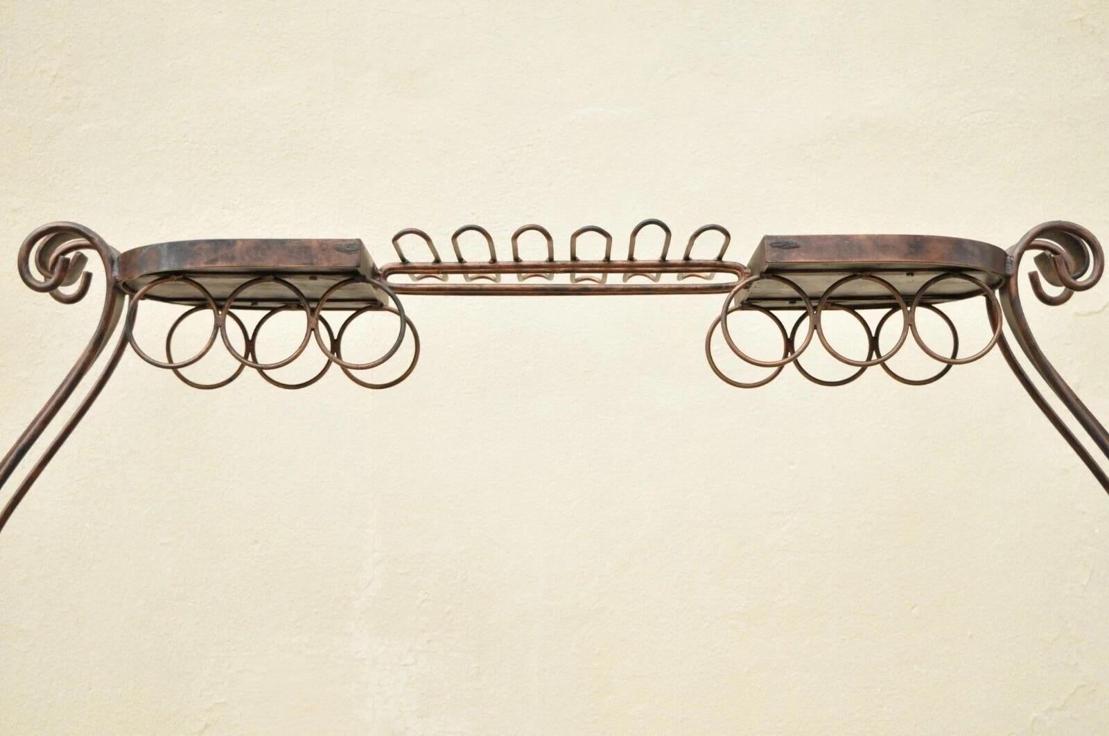 Art Nouveau Brutalista Francés de Mediados de Siglo Mesa de Bar de Hierro Desplazable para Isla de Cocina Cobre en venta