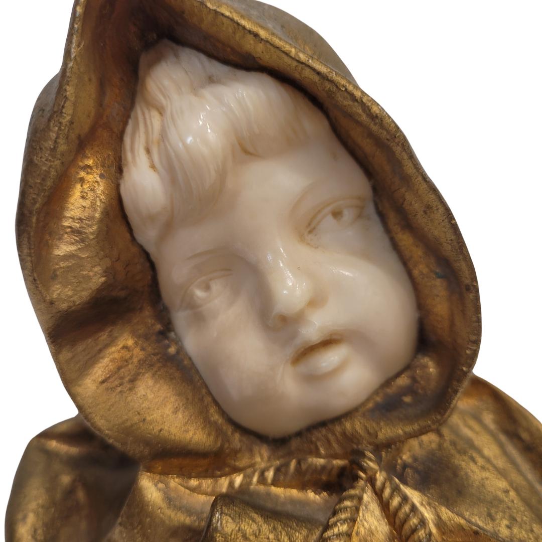 Fait main Buste d'enfant en marbre chrysoelephantine Art nouveau français, d'après G. de Thouin en vente