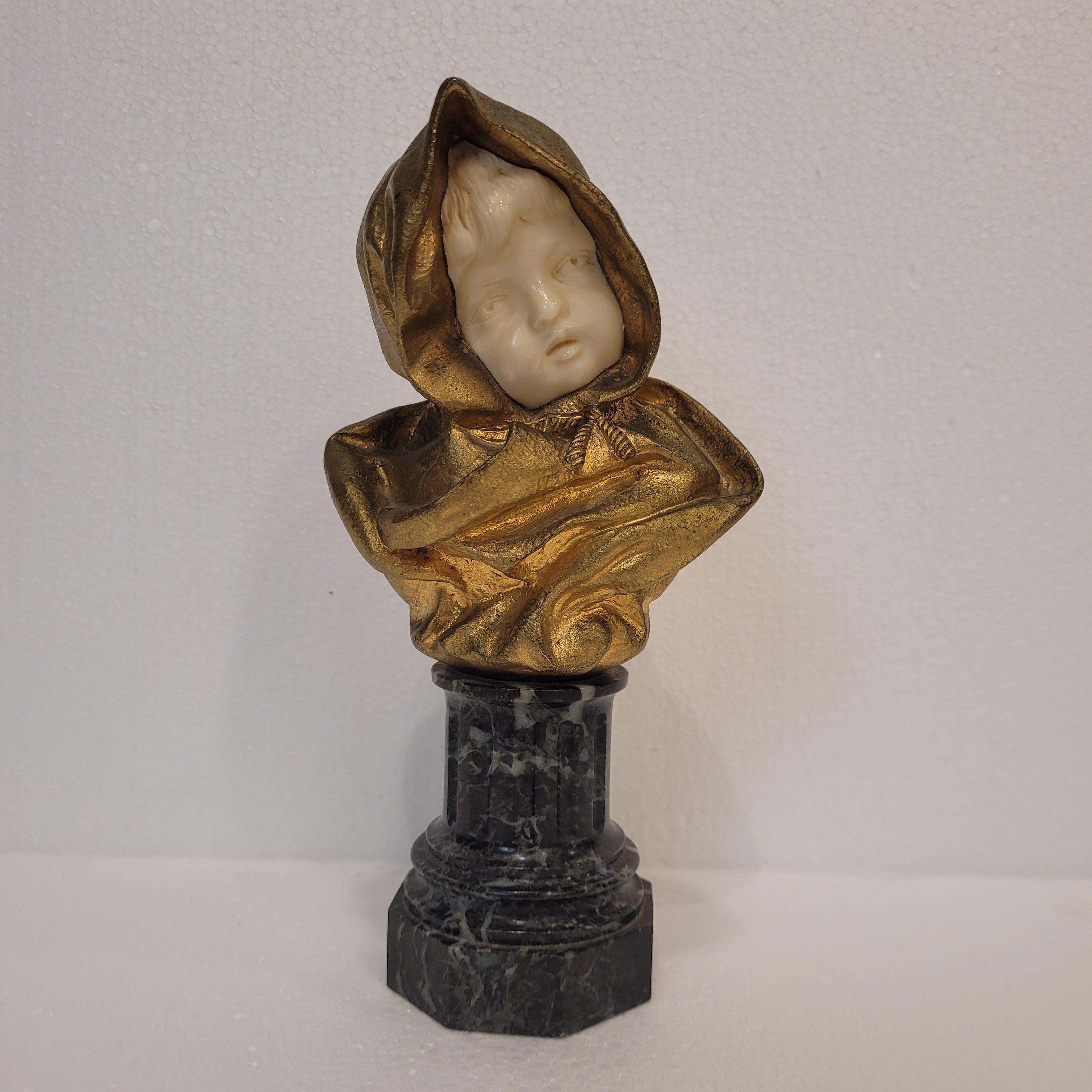 Début du 20ème siècle Buste d'enfant en marbre chrysoelephantine Art nouveau français, d'après G. de Thouin en vente
