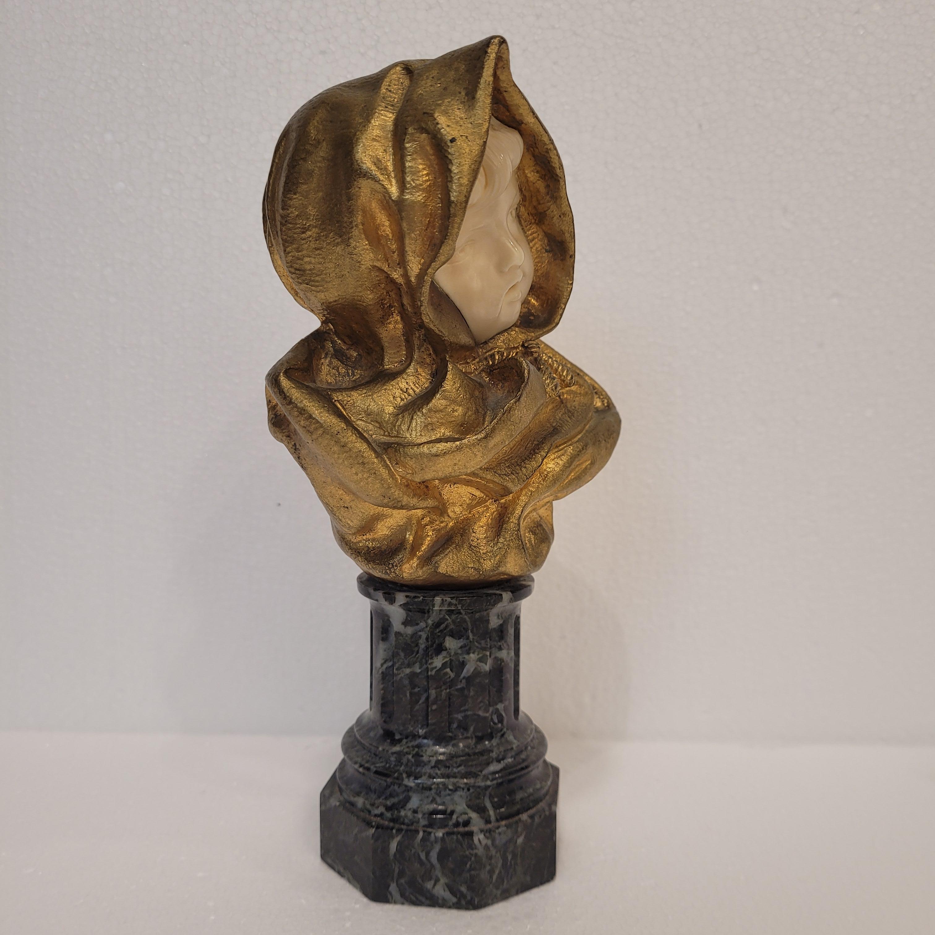 Buste d'enfant en marbre chrysoelephantine Art nouveau français, d'après G. de Thouin en vente 1