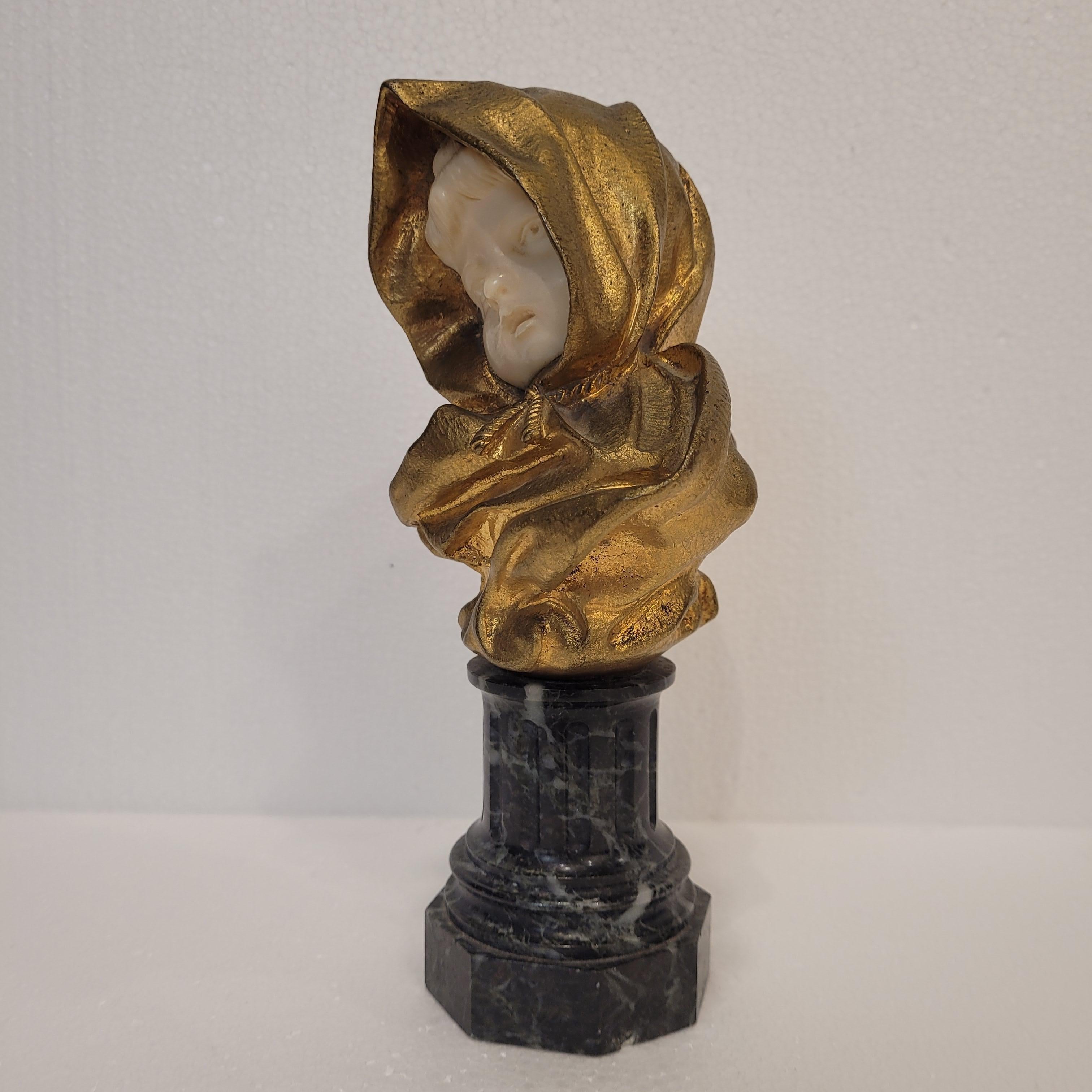 Buste d'enfant en marbre chrysoelephantine Art nouveau français, d'après G. de Thouin en vente 2