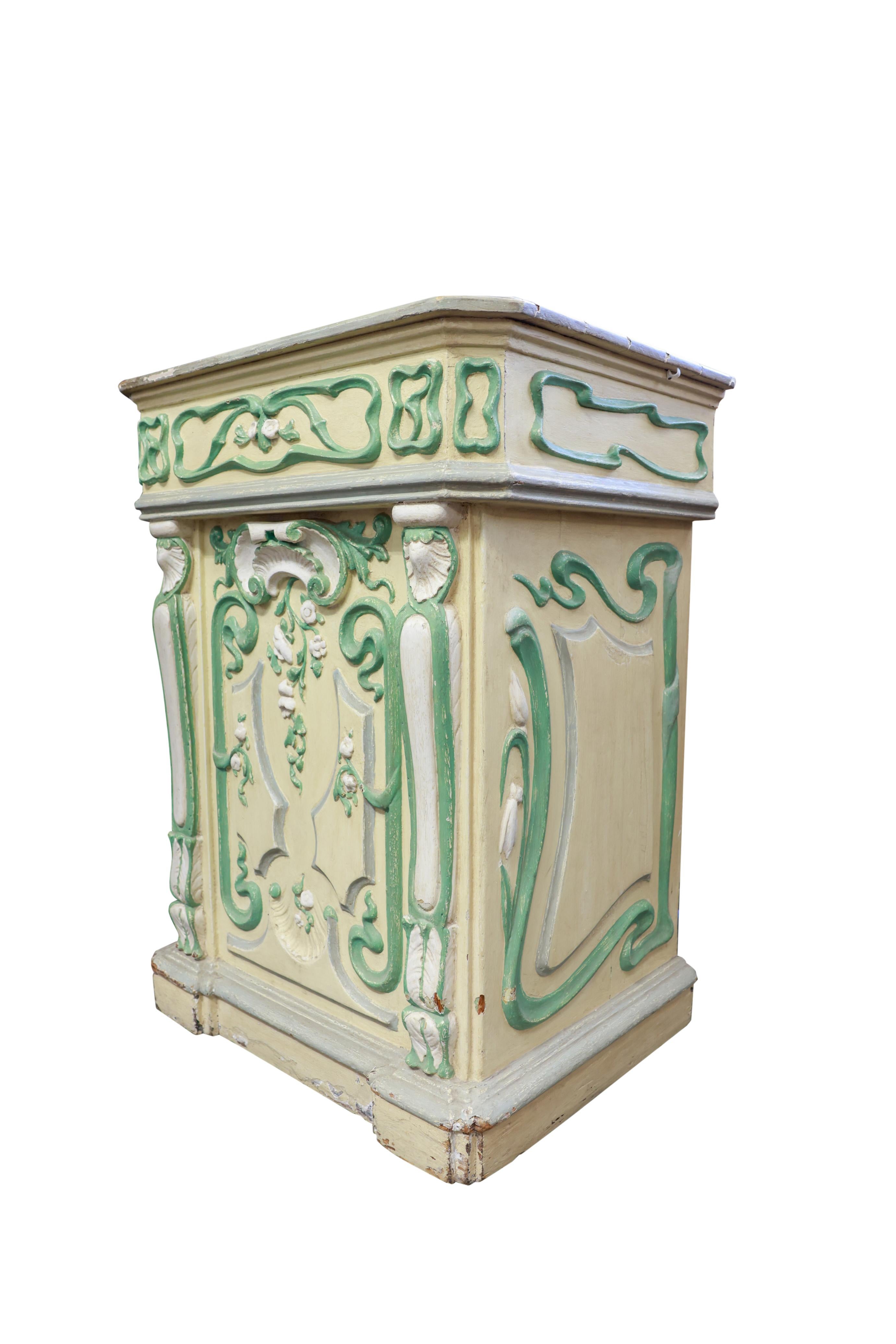 Bois French Art Nouveau Cafe Counter en vente
