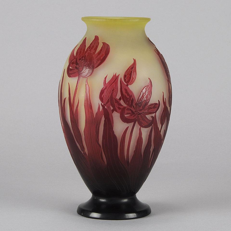 French Art Nouveau Cameo Acid cut & Etched Glass Tulip Vase by Emile Gallé 3