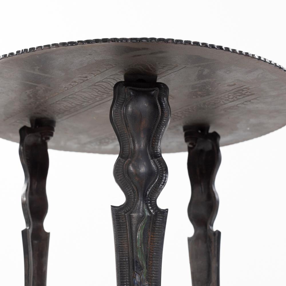 Gueridón francés Art Nouveau de hierro fundido con decoración floral ca. 1900, estampado en venta 10