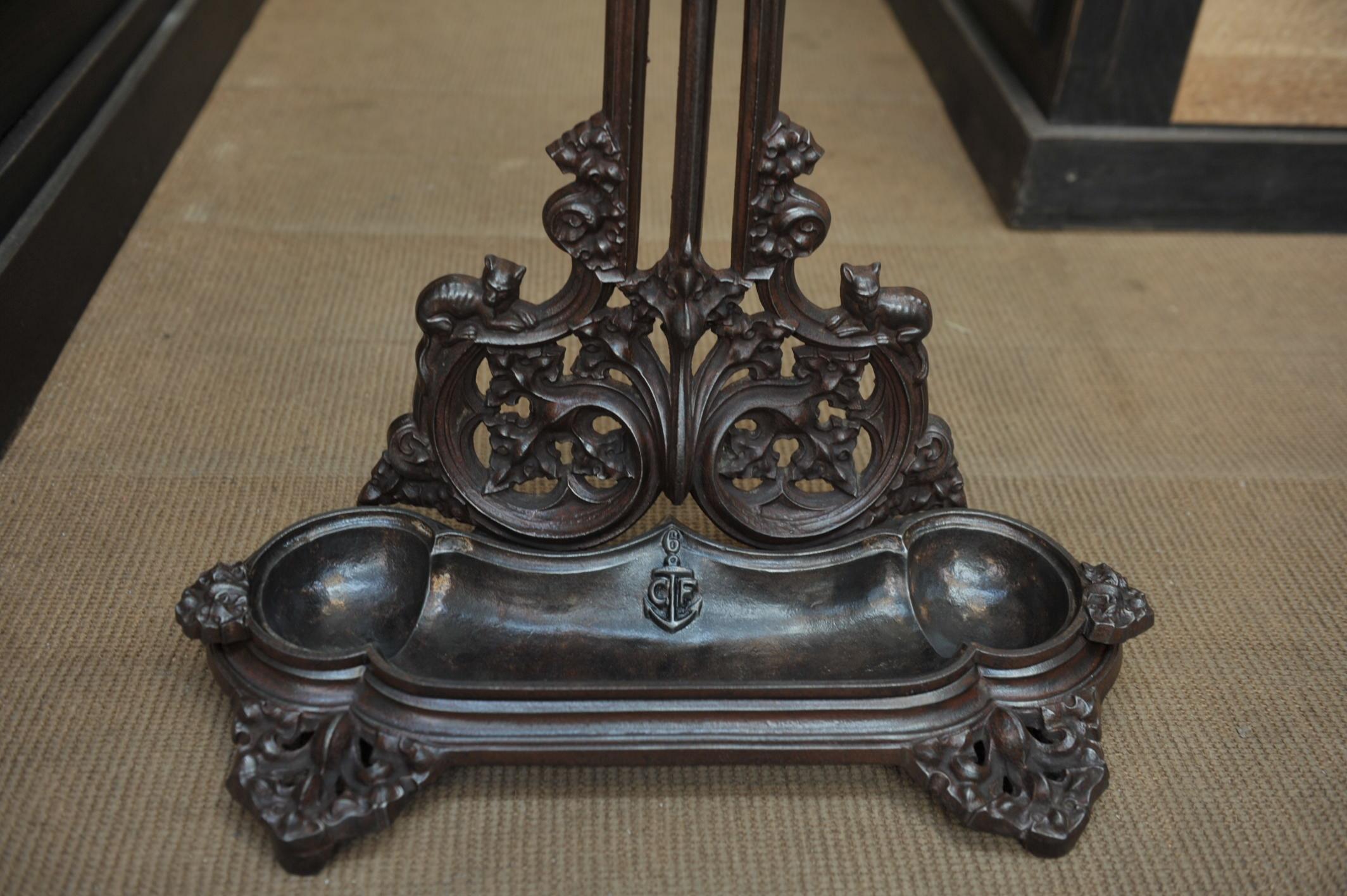 French Art Nouveau Cast Iron Umbrella Stand, circa 1900 In Excellent Condition In Roubaix, FR