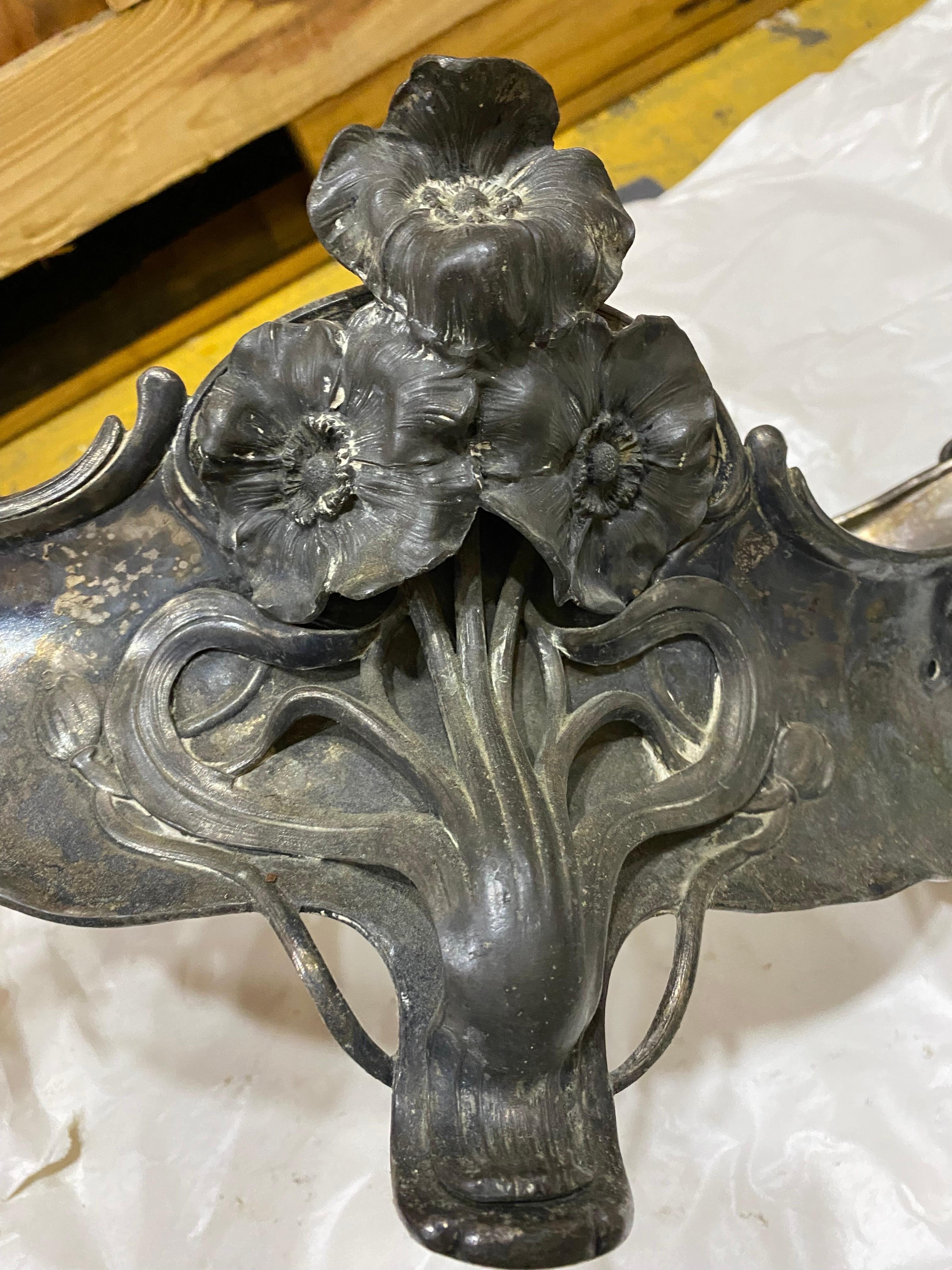 French Art Nouveau Center Jardiniere Pewter Poppy Vase with Glass Liner For Sale 4