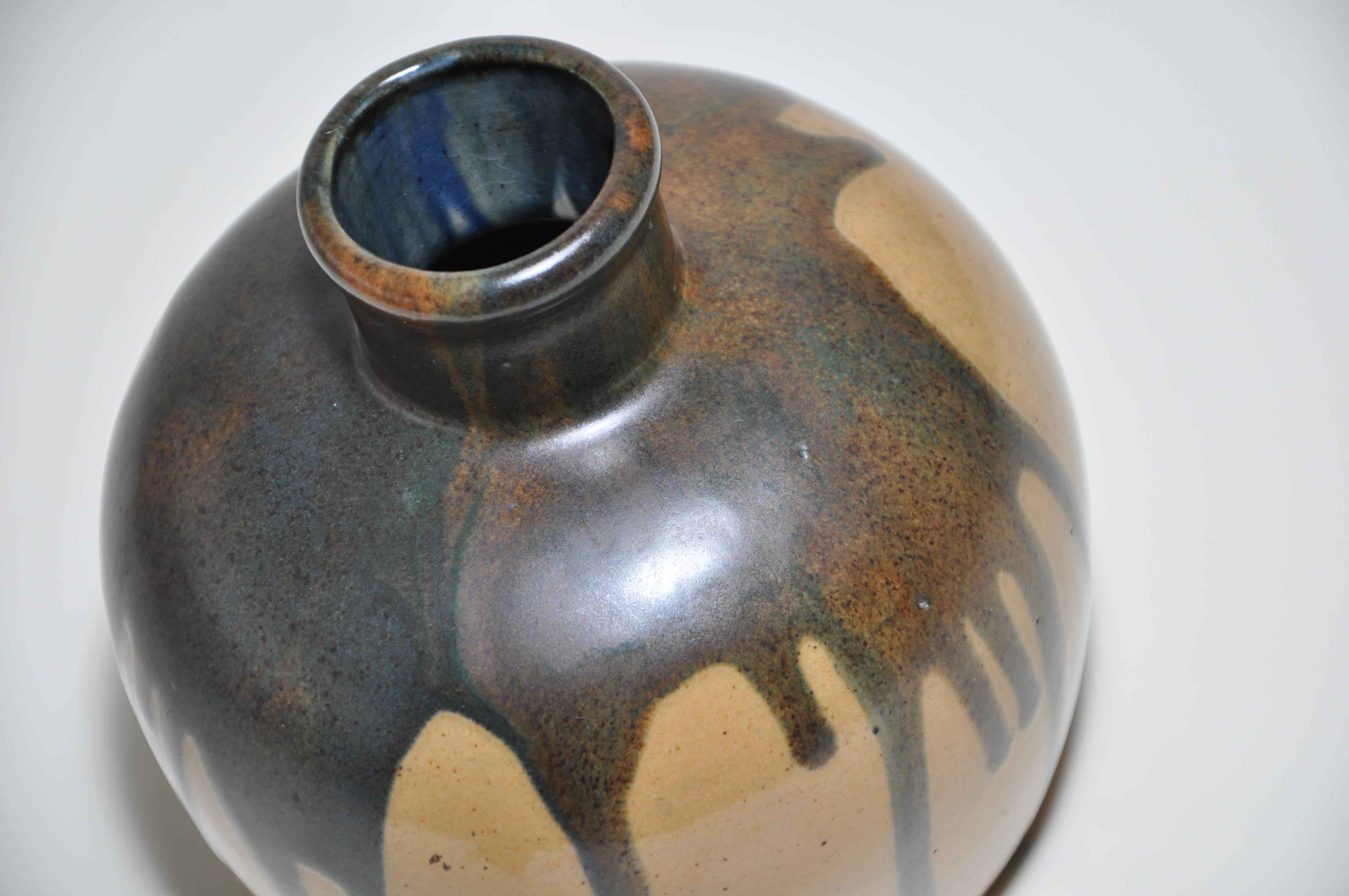 Francese Vaso in ceramica Art Nouveau francese di Leon Pointu Marrone Giallo in vendita