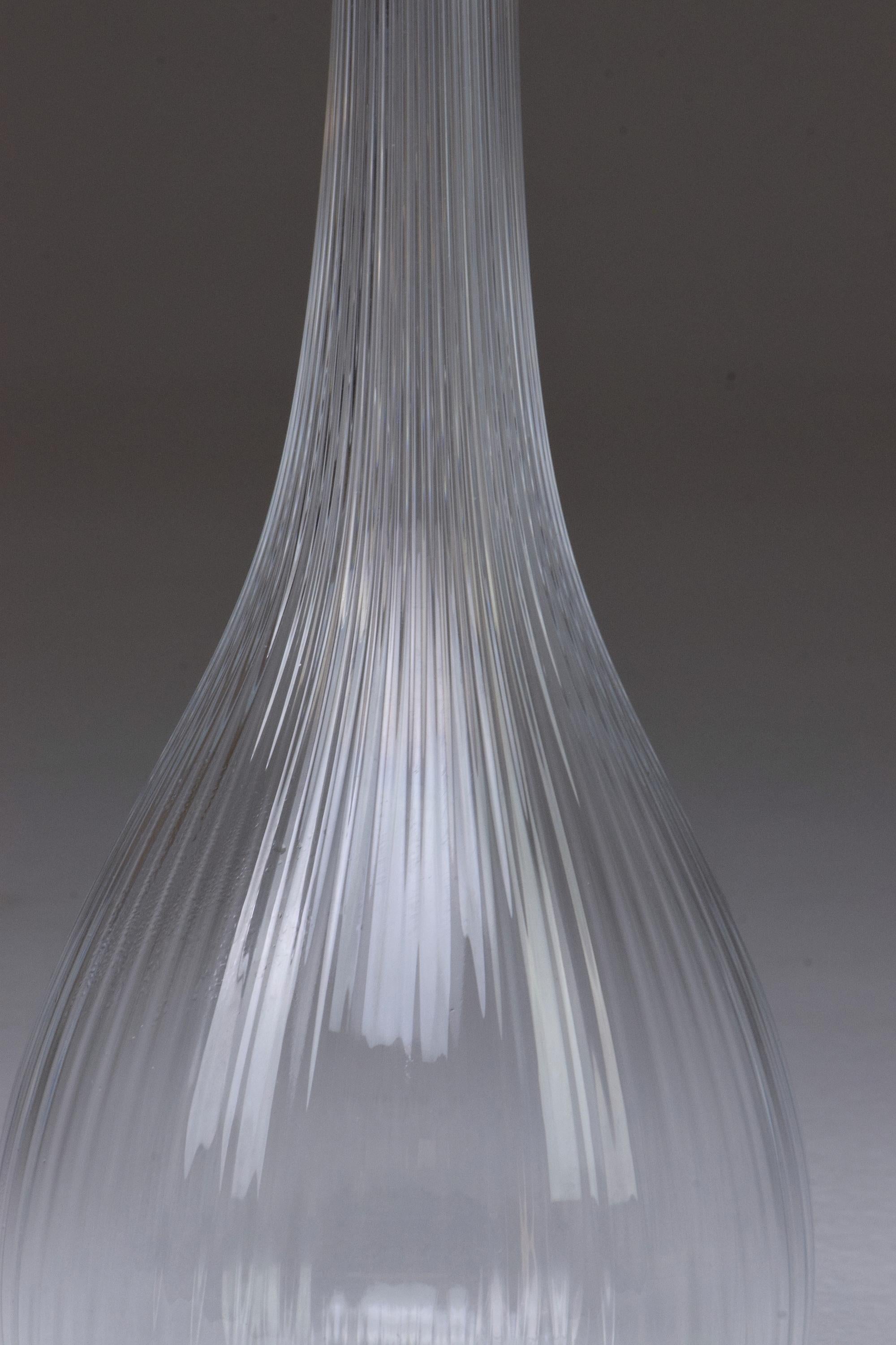 French Clear Glass Vase by Daum, France, 1970s In Good Condition For Sale In Paris, FR