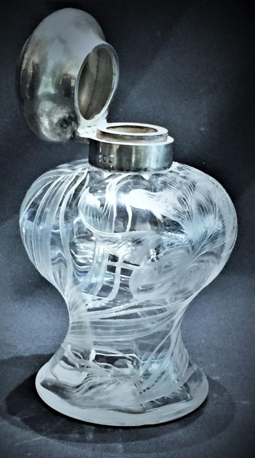 French Art Nouveau Crystal and Silver Perfume Bottle, circa 1900 For Sale 1