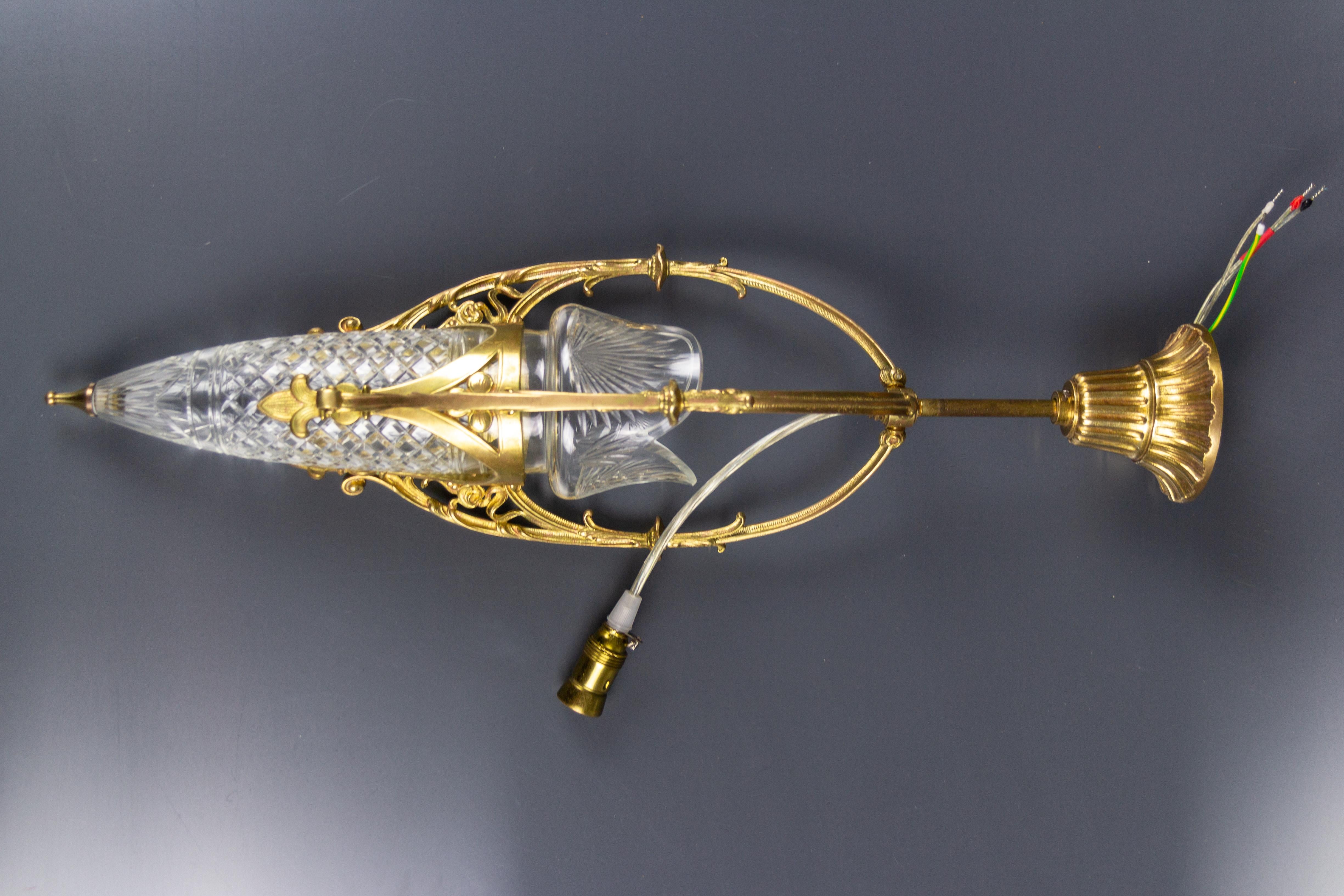 French Art Nouveau Cut Crystal Glass and Brass Pendant Light, Early 20th Century 13