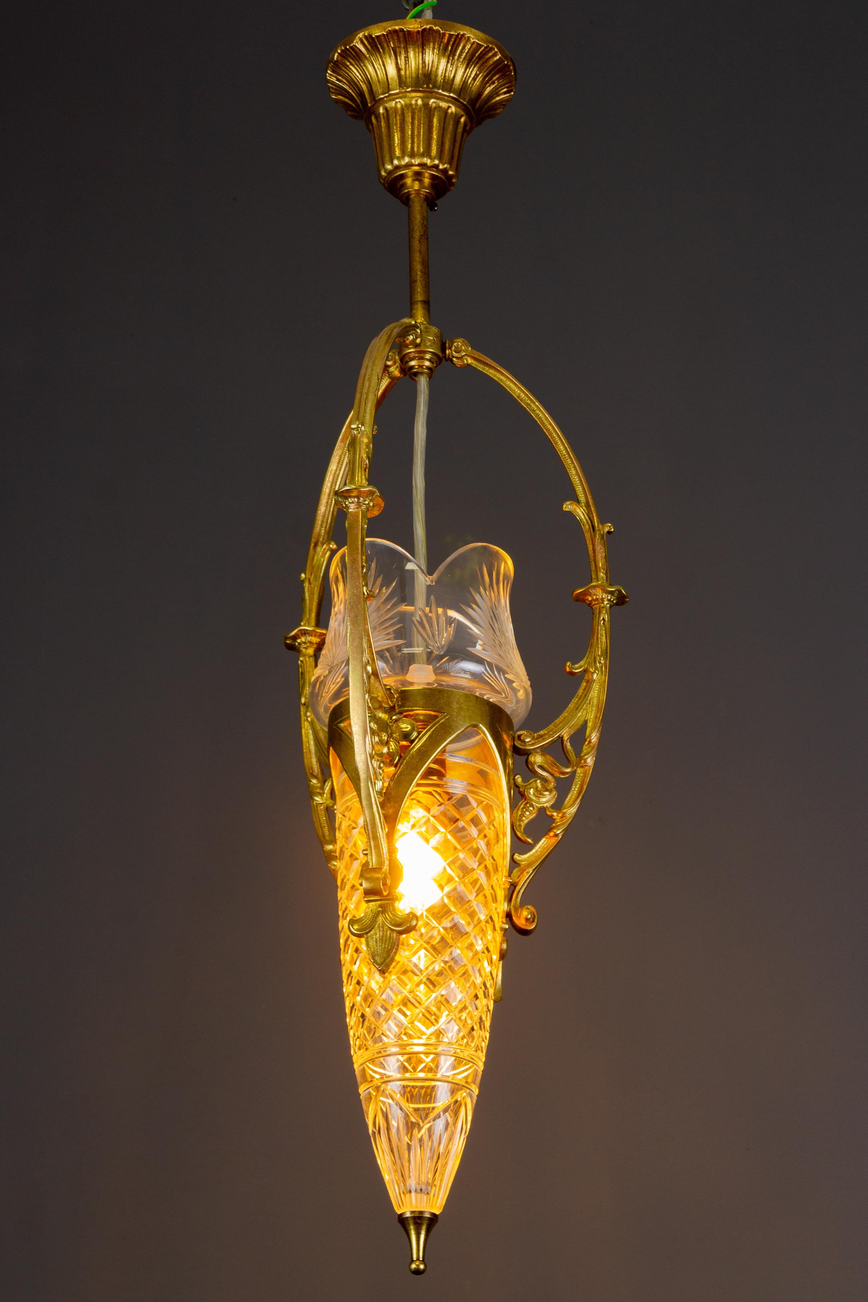 French Art Nouveau Cut Crystal Glass and Brass Pendant Light, Early 20th Century 2