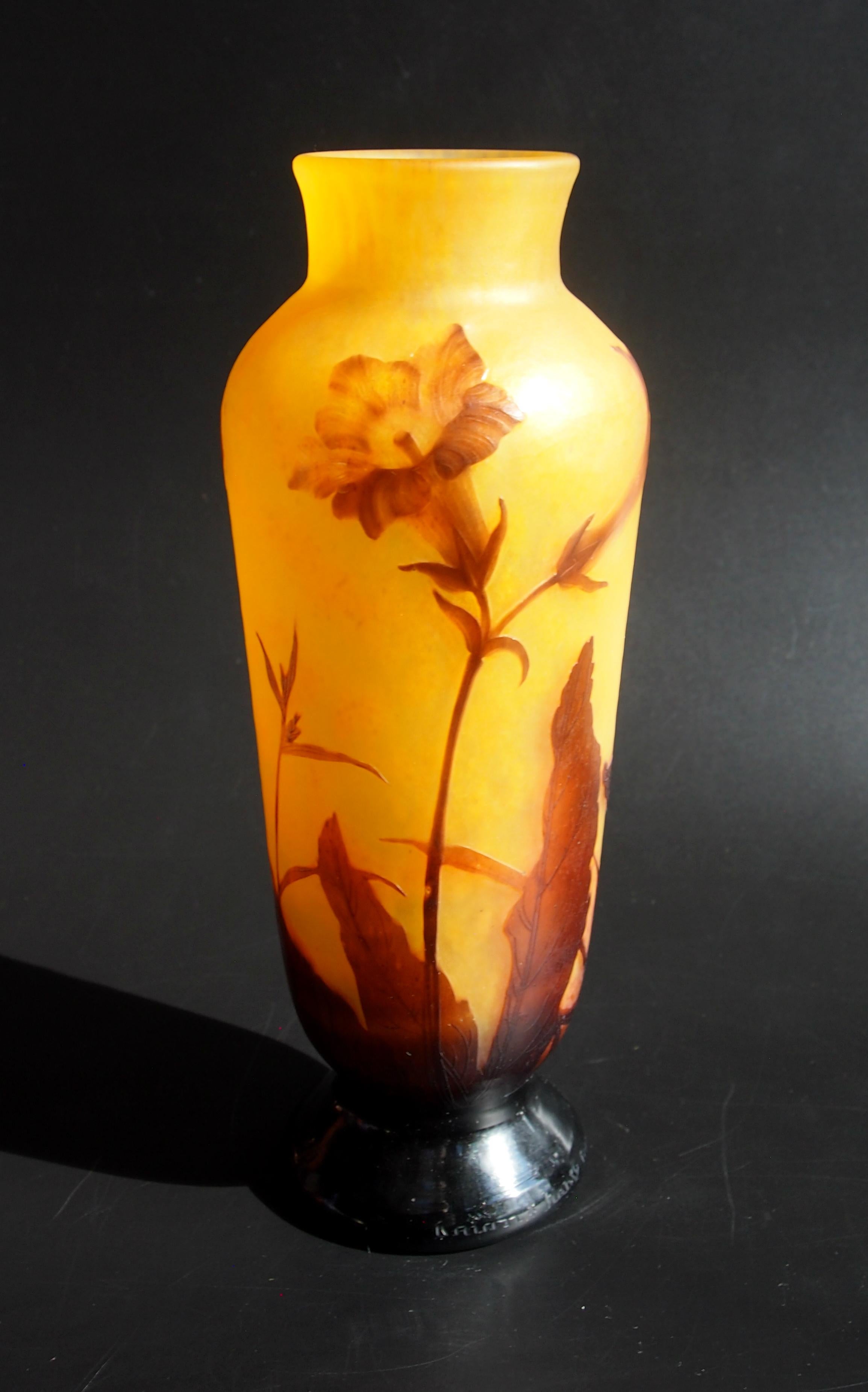 French Art Nouveau Daum Cameo and Wheel Carved Glass Nicotiana Vase c1900 For Sale 4