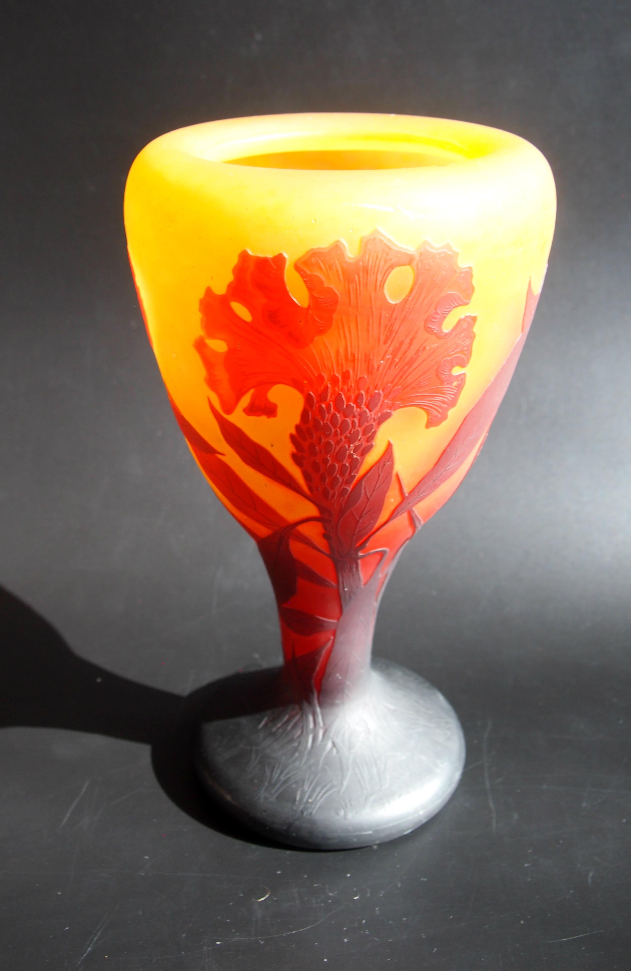 Art Glass French Art Nouveau Daum Cameo Glass Cockscomb Vase 1900 For Sale