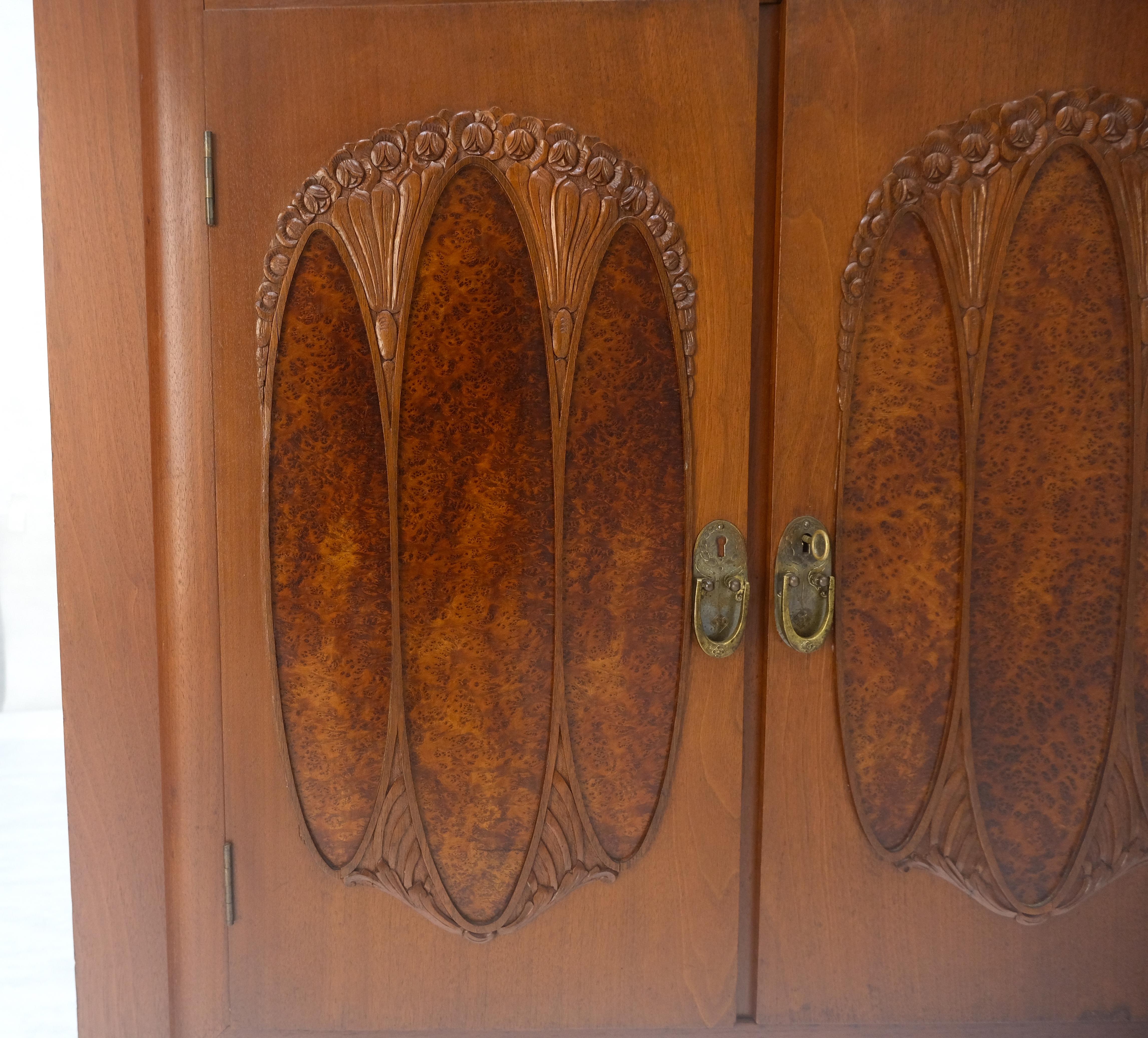 Art Déco Credenza francese Art Nouveau Deco in legno di noce e radica, alta 78