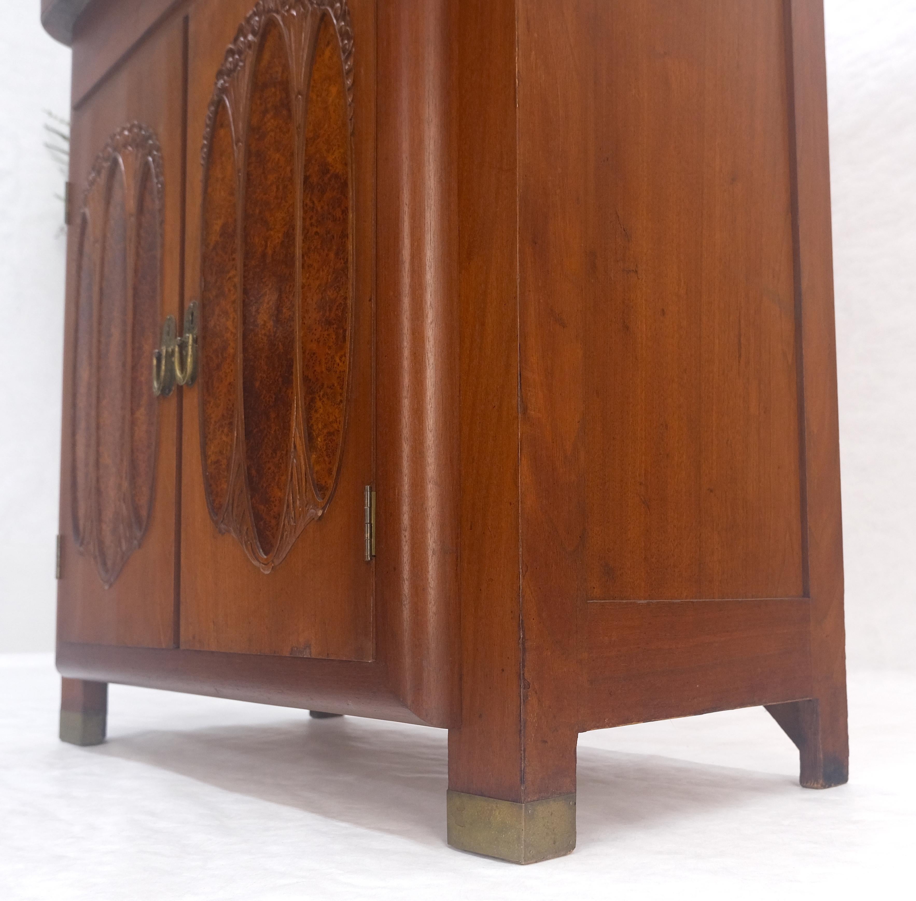 XX secolo Credenza francese Art Nouveau Deco in legno di noce e radica, alta 78