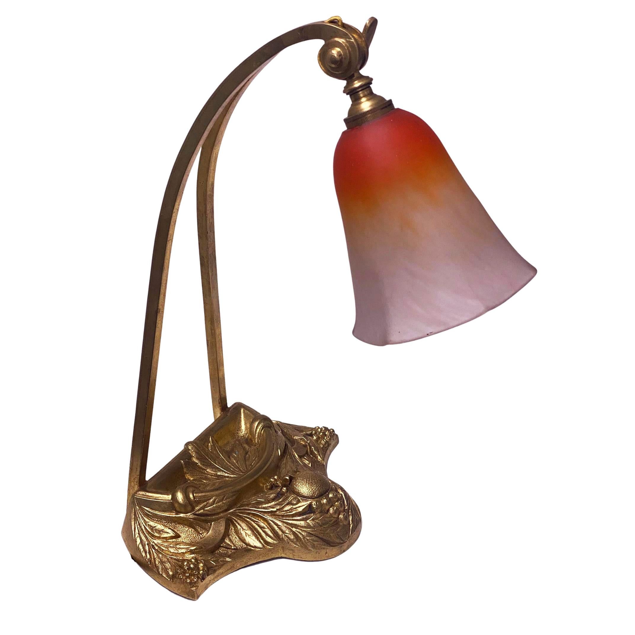 Français Lampe de bureau Art nouveau français par Charles Schneider, vers 1920 en vente
