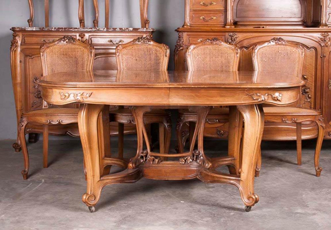 French Art Nouveau Dining Room Set, Carved Walnut from 'Dienst' 10