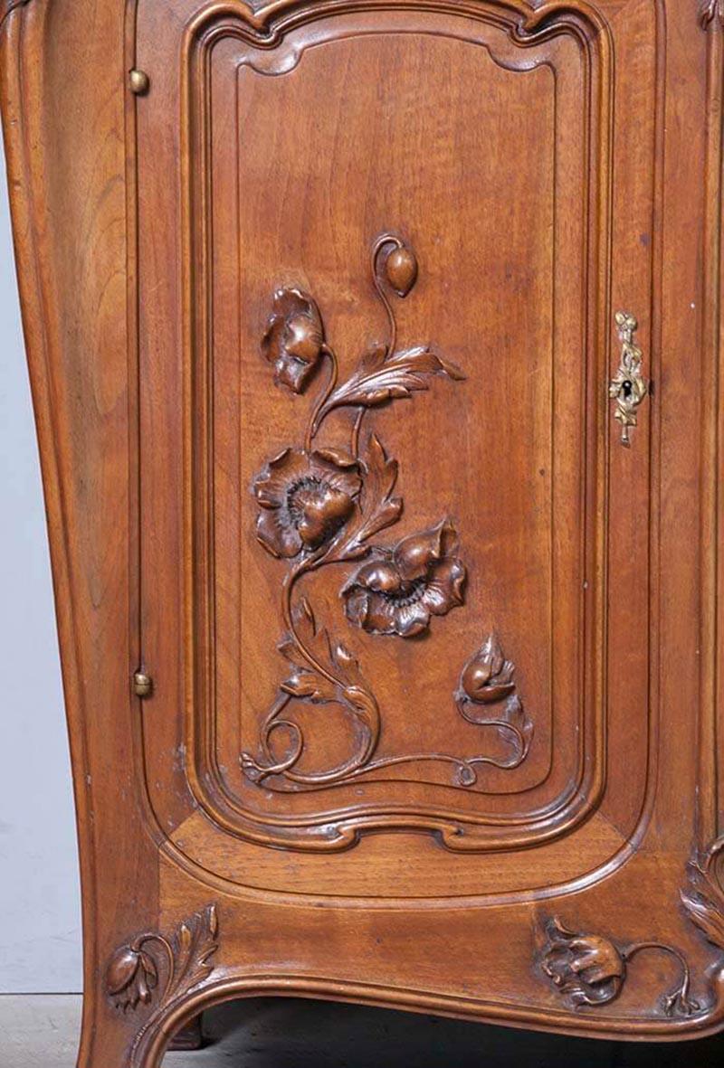 French Art Nouveau Dining Room Set, Carved Walnut from 'Dienst' 1