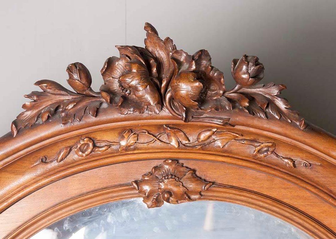French Art Nouveau Dining Room Set, Carved Walnut from 'Dienst' 4