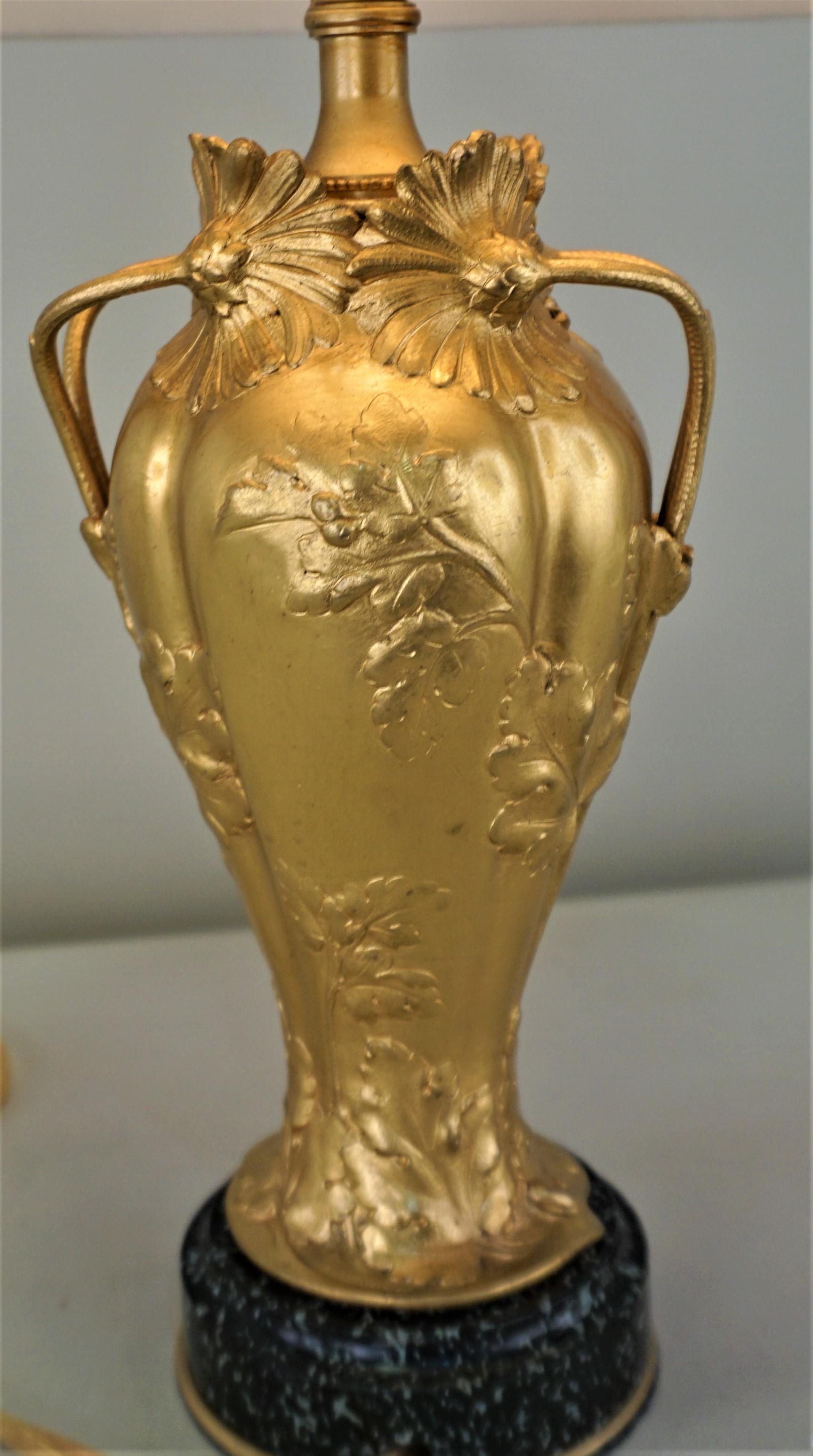 Lampe de bureau française Art Nouveau en bronze doré par Ernest Sanglan Bon état - En vente à Fairfax, VA