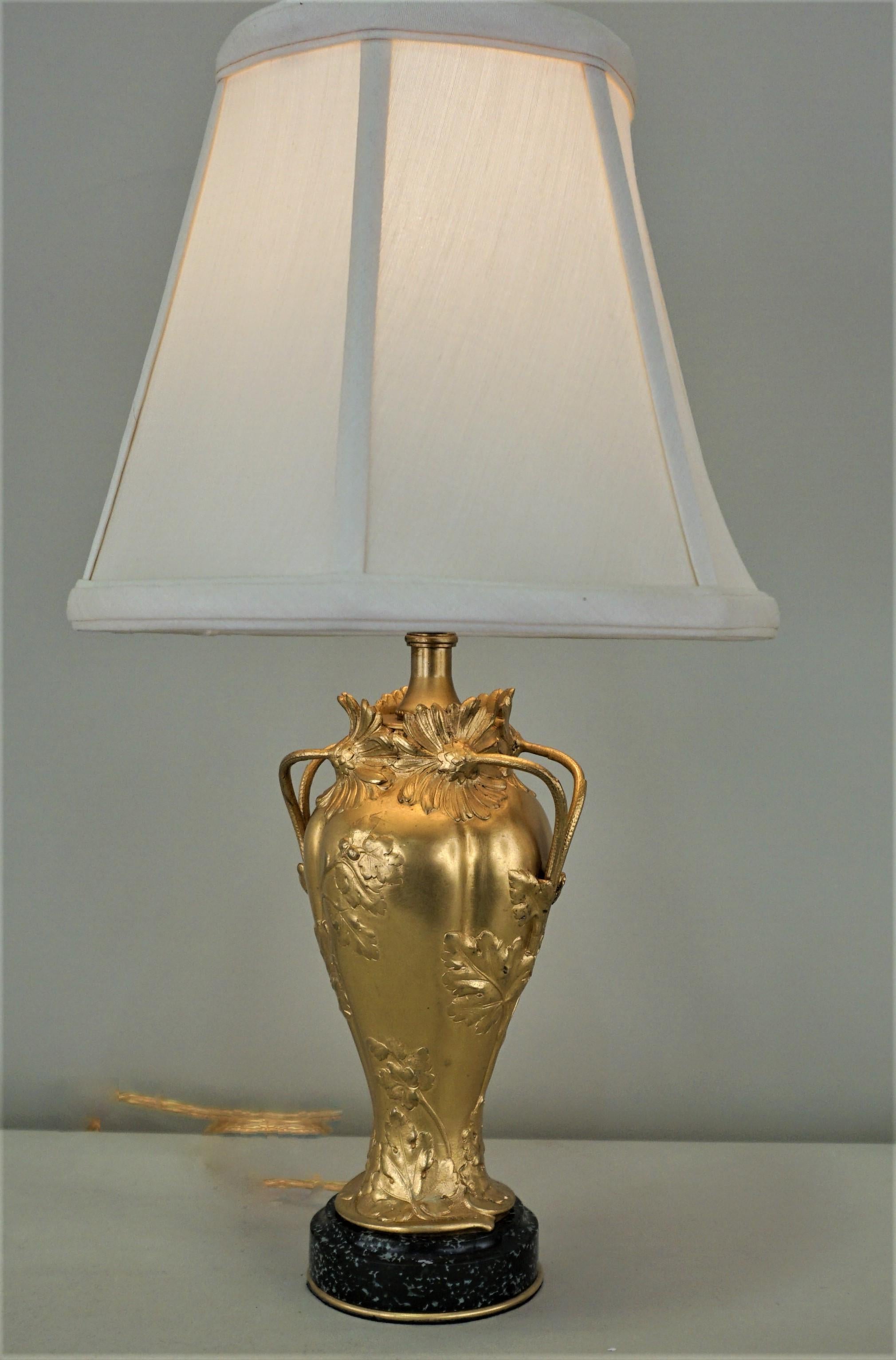 Lampe de bureau française Art Nouveau en bronze doré par Ernest Sanglan en vente 1