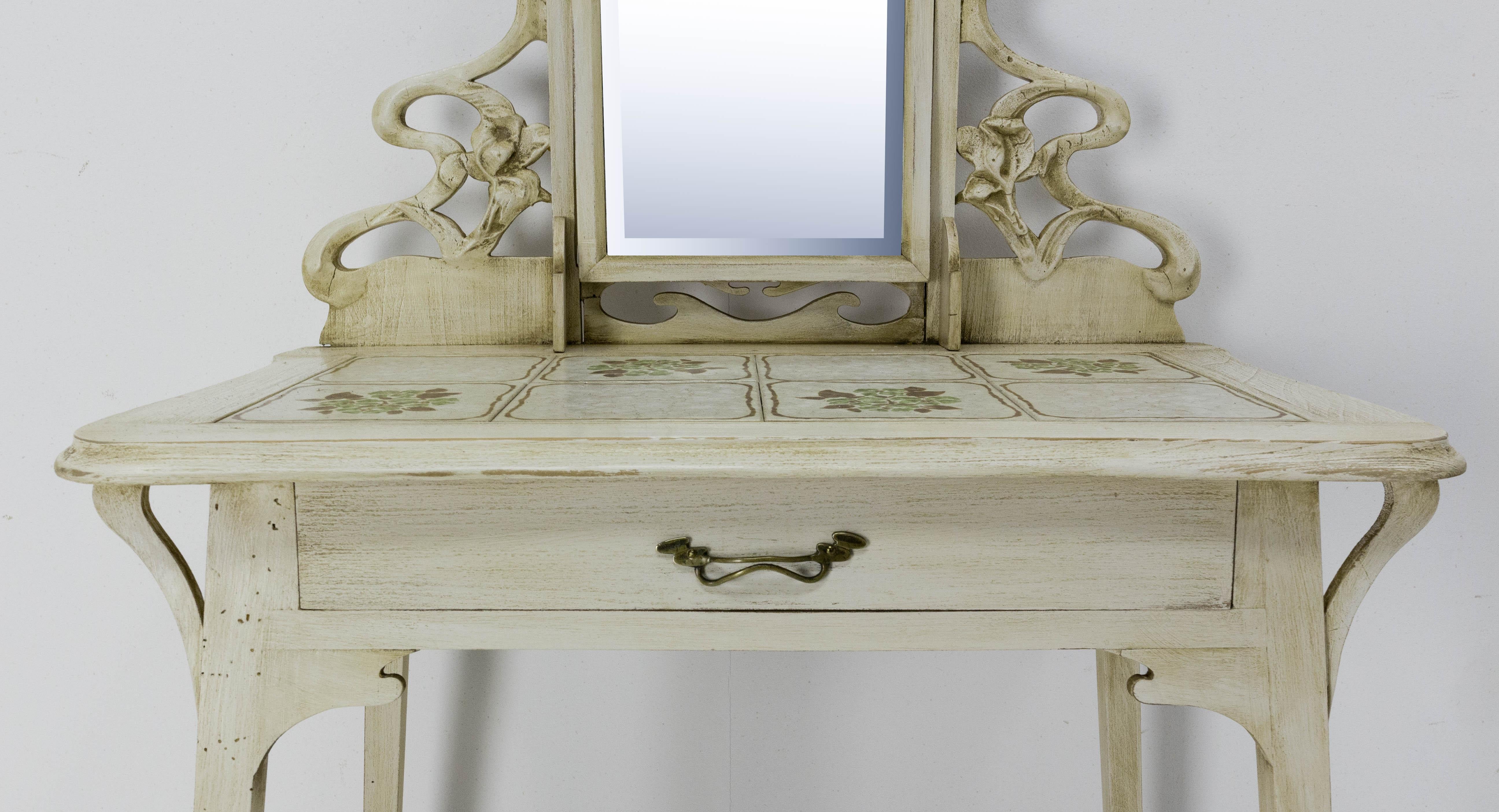 French Art Nouveau Dressing Table Vanity Unit with Beveled Mirror c. 1890 In Good Condition In Labrit, Landes