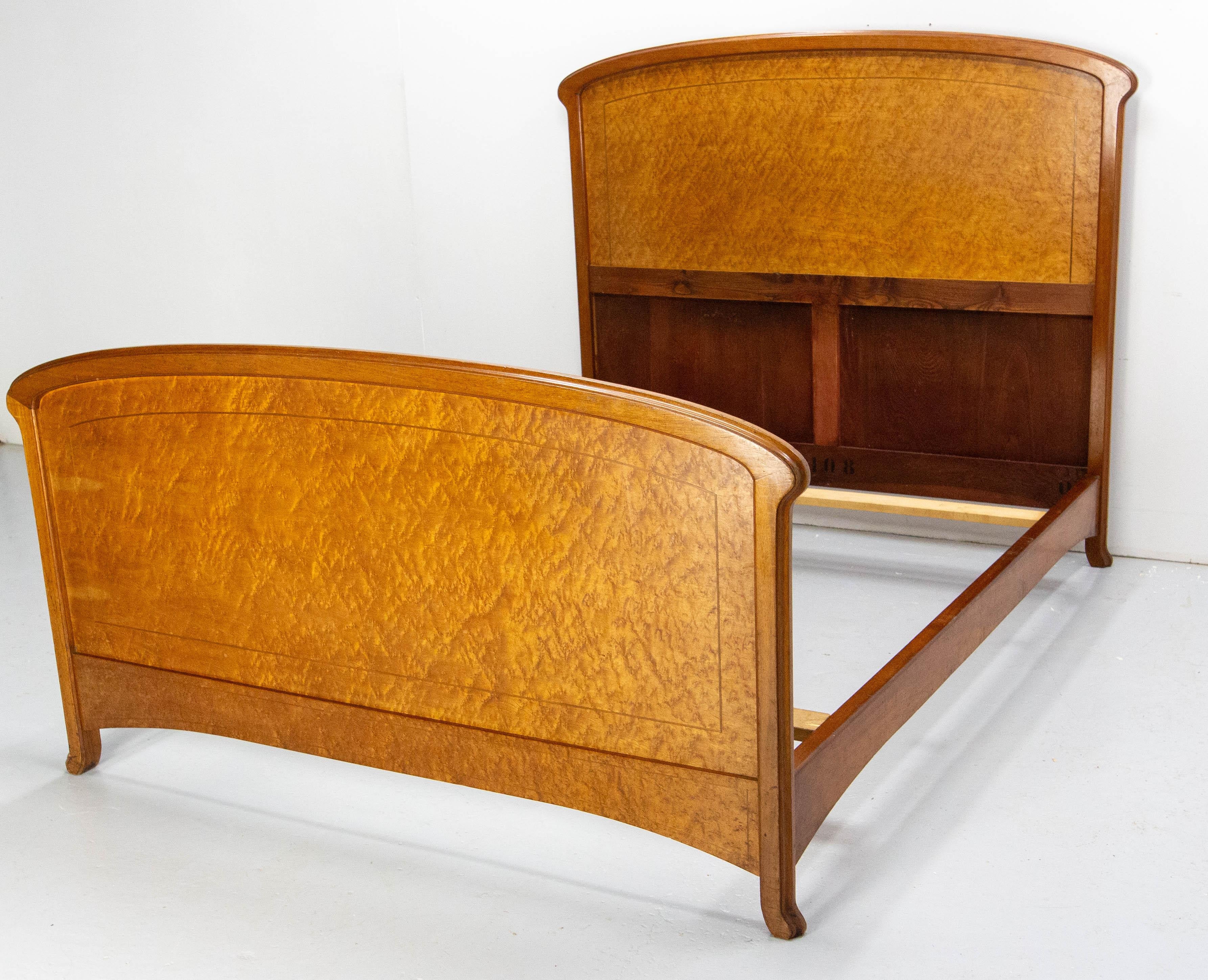 French Art Nouveau Elm Burr Bed Full Size or Double Bed, circa 1900 In Good Condition In Labrit, Landes