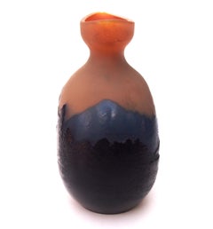 Französische Jugendstil-Vase aus Kamee-Glas, Emile Galle, Blaue Berglandschaft, Emile Galle, um 1920
