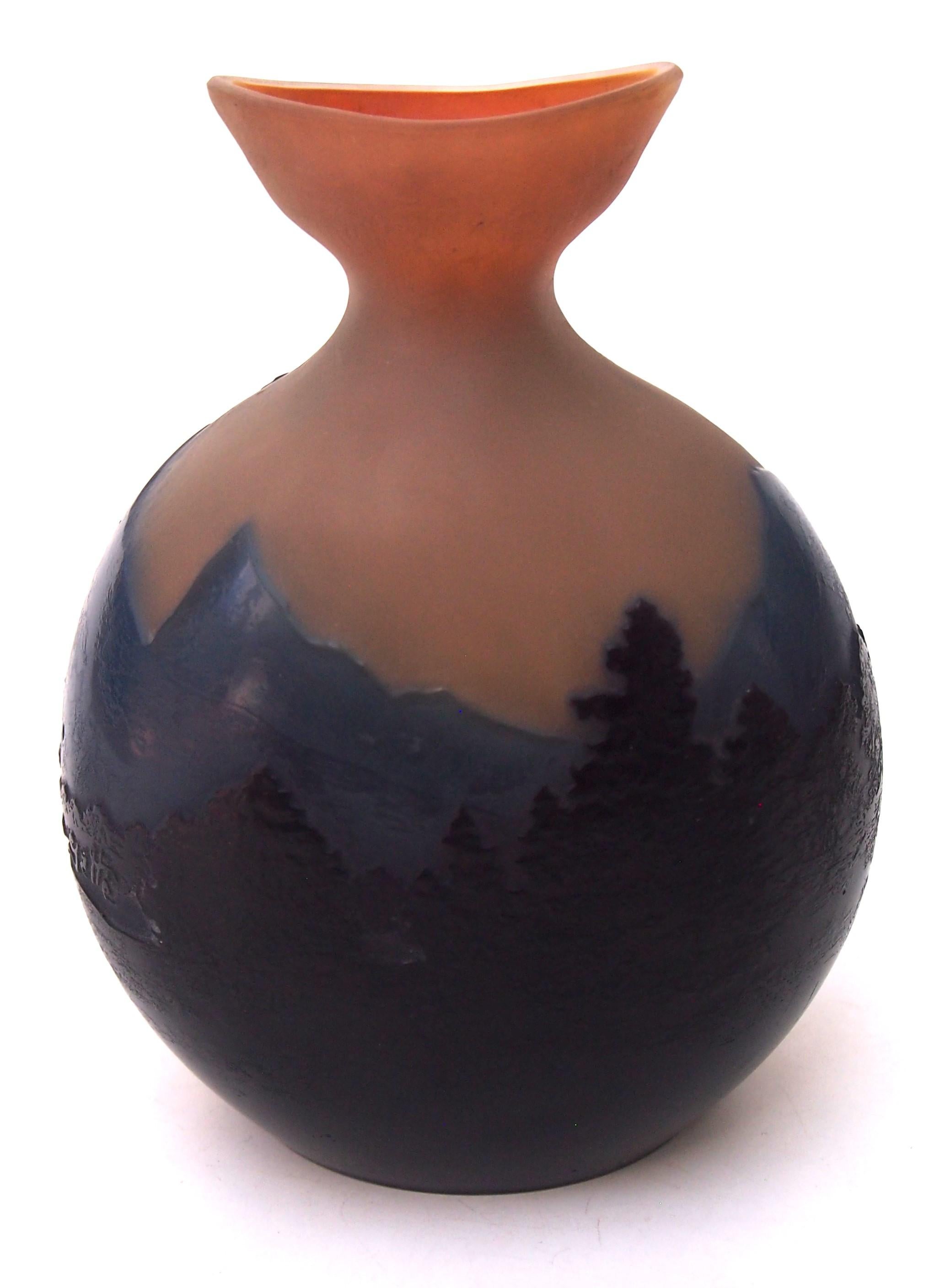 French Art Nouveau Emile Galle Cameo Glass Blue Mountain Landscape Vase c1920 In Good Condition For Sale In Worcester Park, GB