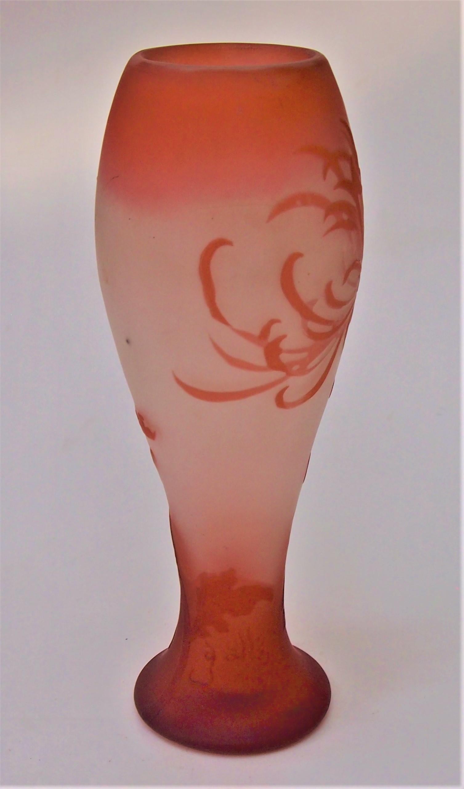 Französischer Jugendstil Emile Galle Kamee-Glas Vase limitierte Auflage, um 1900 (Art nouveau) im Angebot