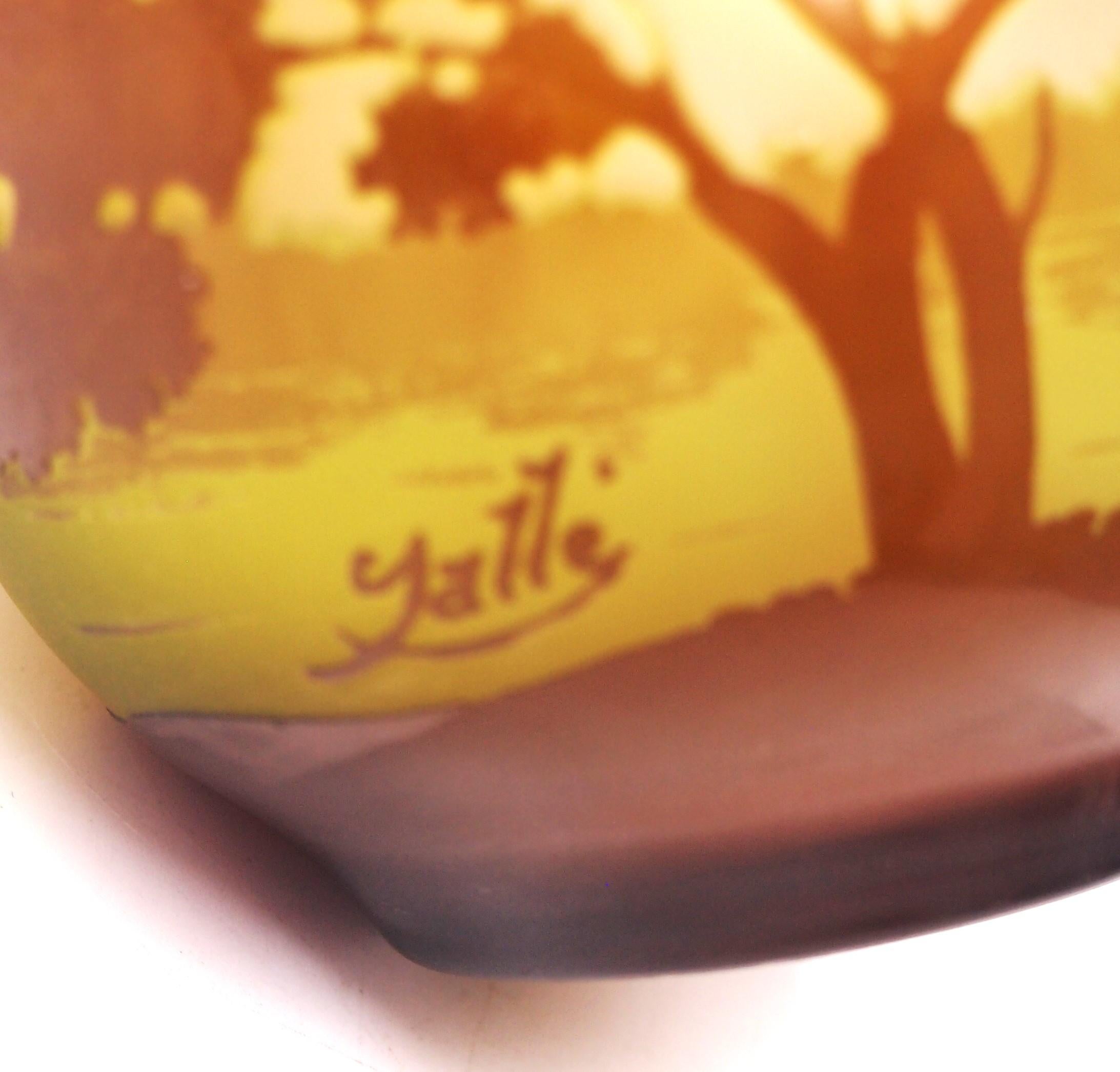 Début du 20ème siècle Verre camée français Art Nouveau Emile Galle  Vase paysage MISTI c1910 en vente