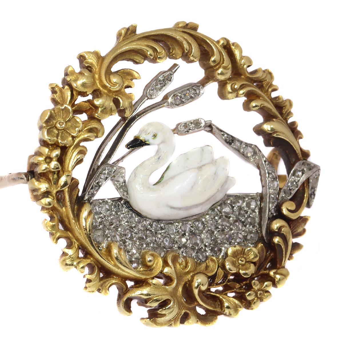 French Art Nouveau Enameled 18 Karat Yellow Gold Swan on Diamond Lake Brooch In Excellent Condition For Sale In Antwerp, BE