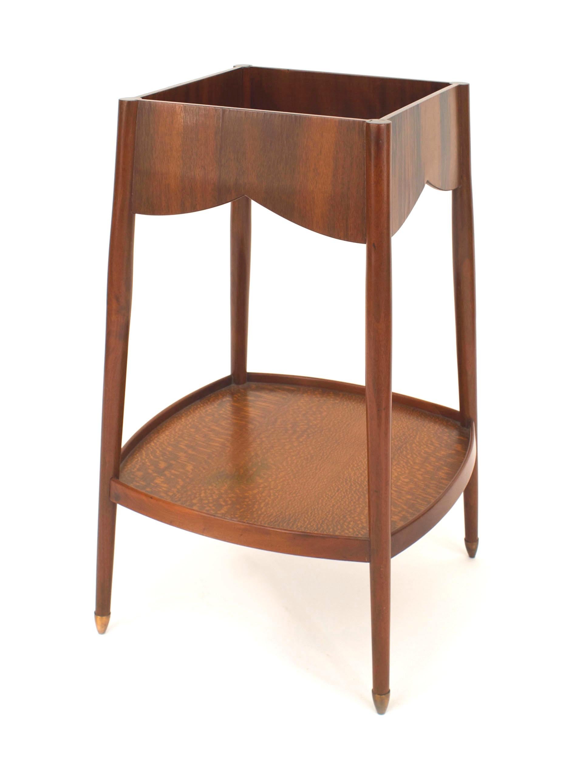 Louis Majorelle French Art Nouveau Curved Walnut End Table In Good Condition For Sale In New York, NY