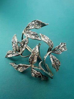 French Art Nouveau Era 18k Gold Diamond Leaves Brooch