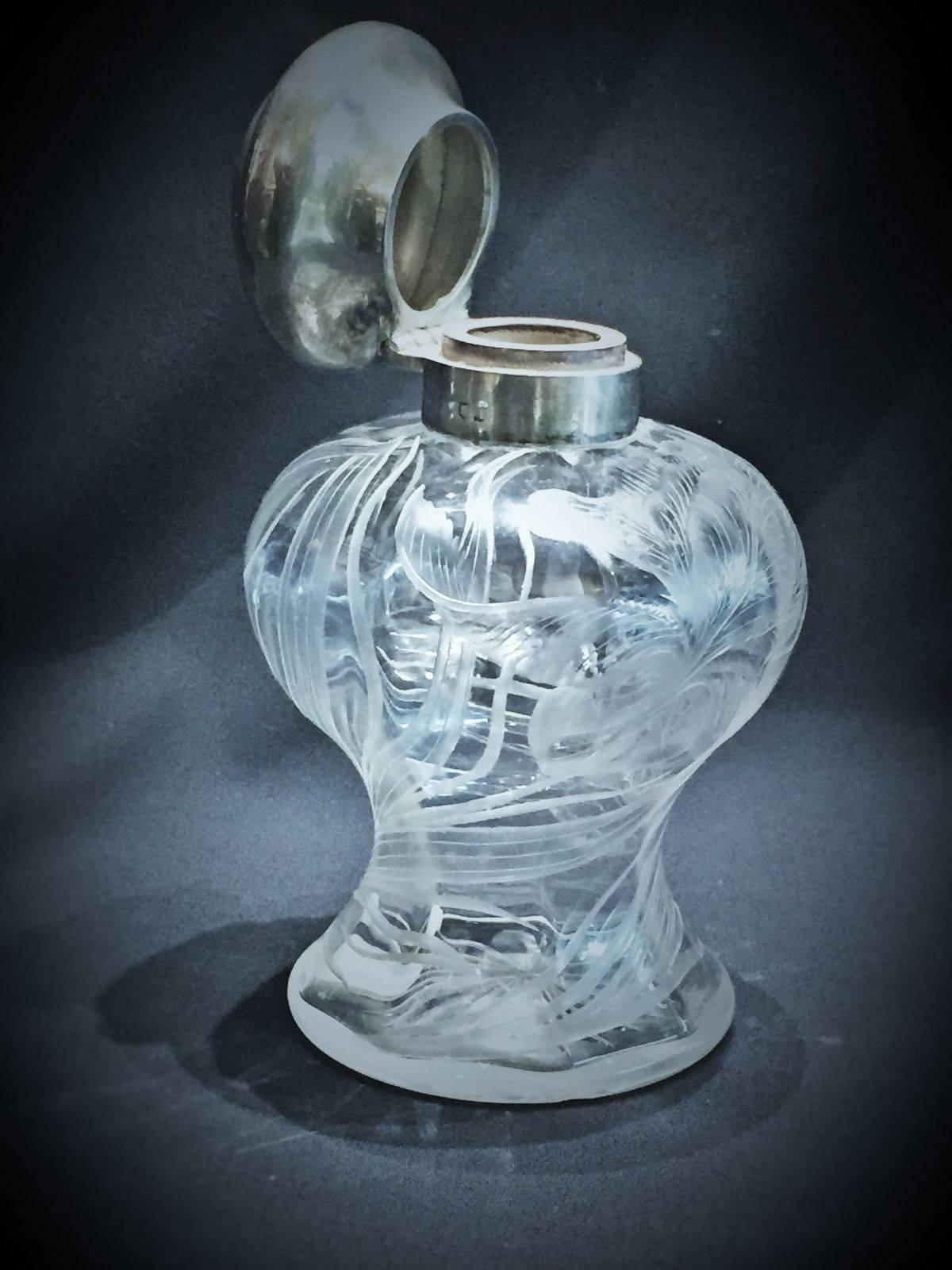 Early 20th Century French Art Nouveau Etched Crystal and Silver Repose Perfume Bottle, circa 1900 For Sale