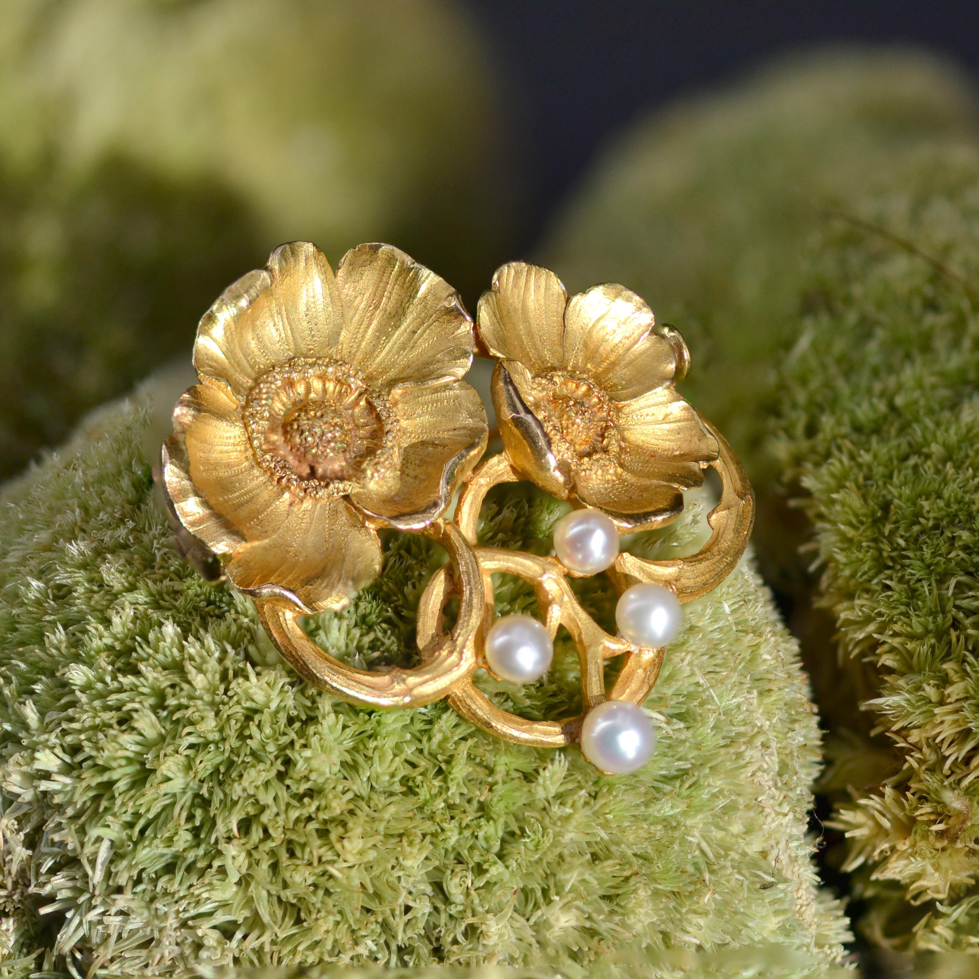 Bead French Art Nouveau Fine Pearls 18 Karat Yellow Gold Flower Brooch Gaston Laffite For Sale