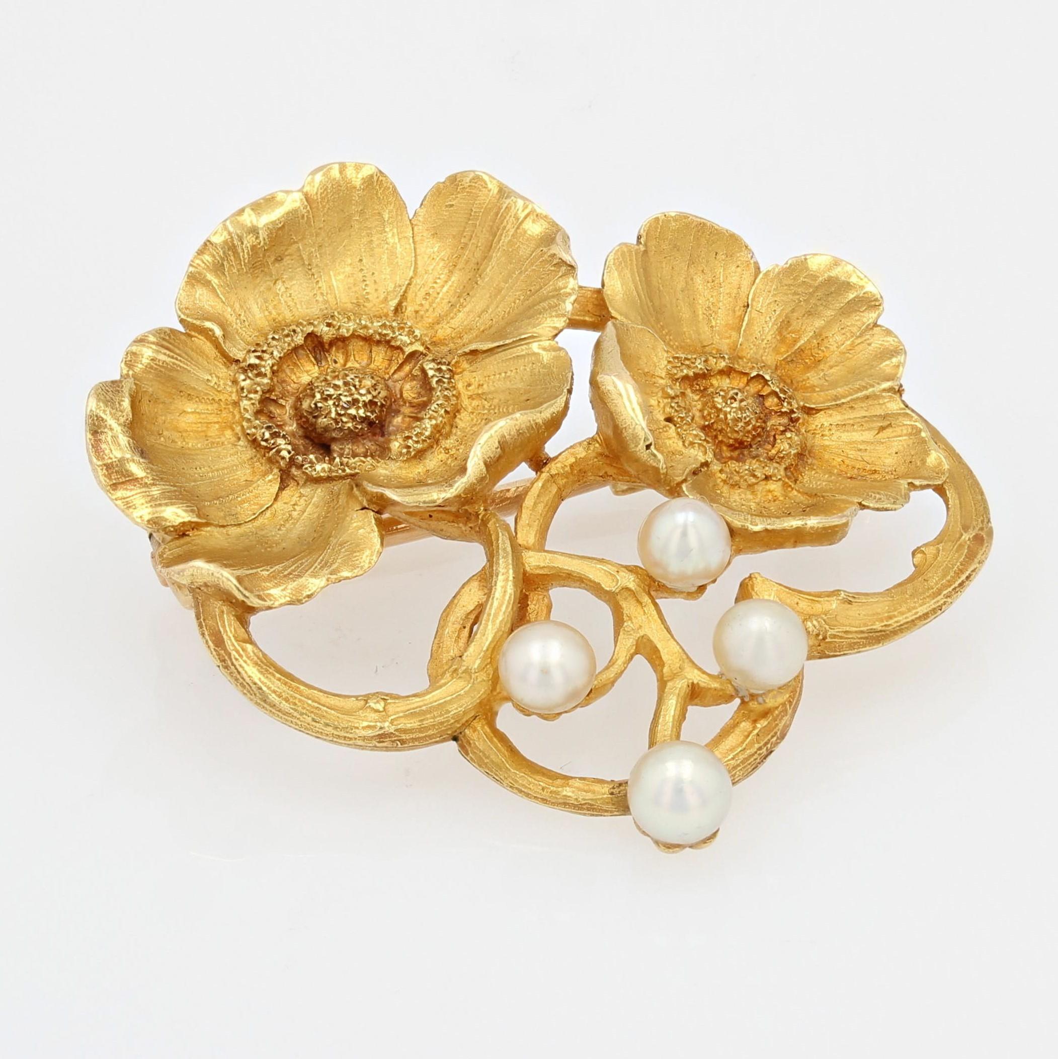 Women's French Art Nouveau Fine Pearls 18 Karat Yellow Gold Flower Brooch Gaston Laffite For Sale