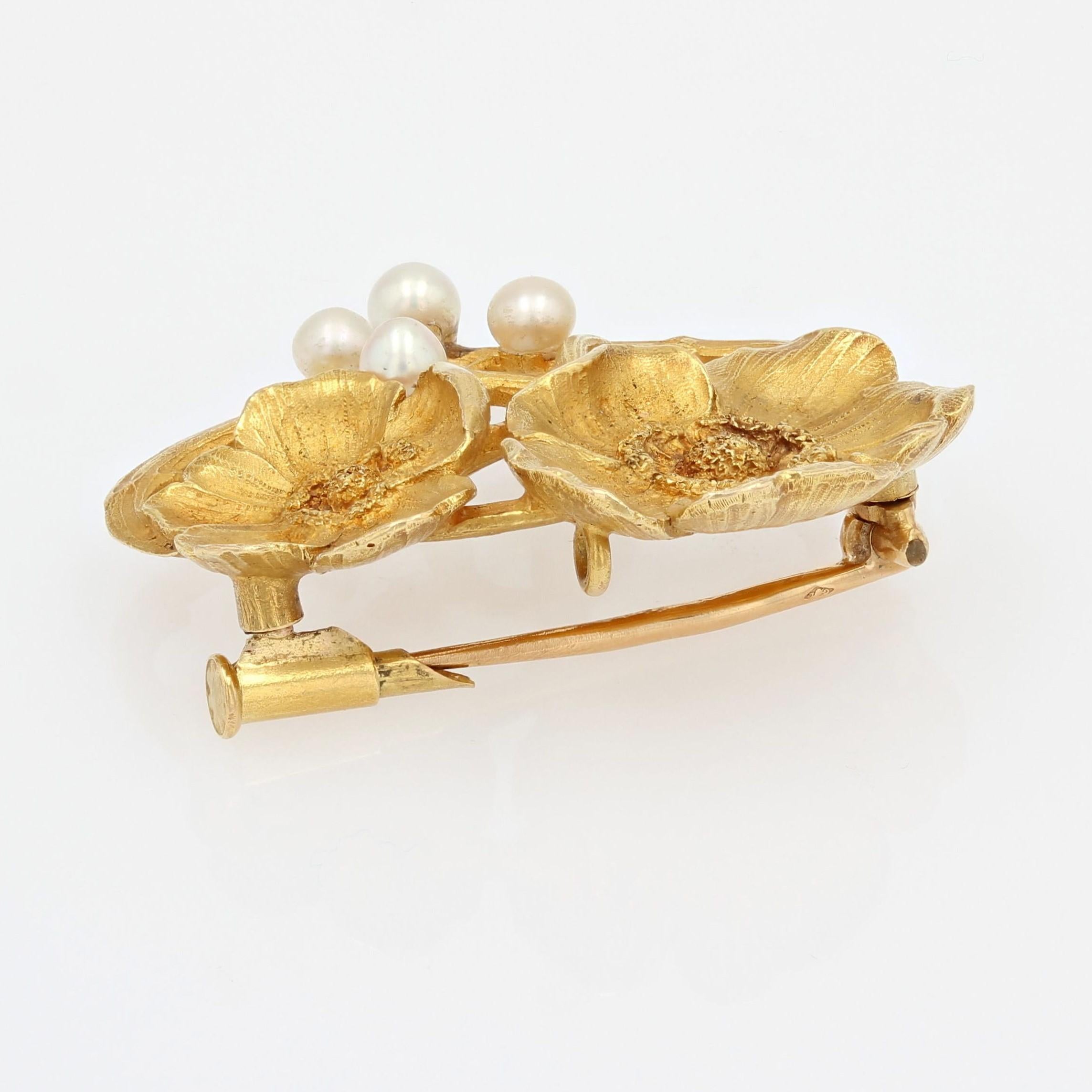 French Art Nouveau Fine Pearls 18 Karat Yellow Gold Flower Brooch Gaston Laffite For Sale 4