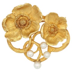 Antique French Art Nouveau Fine Pearls 18 Karat Yellow Gold Flower Brooch