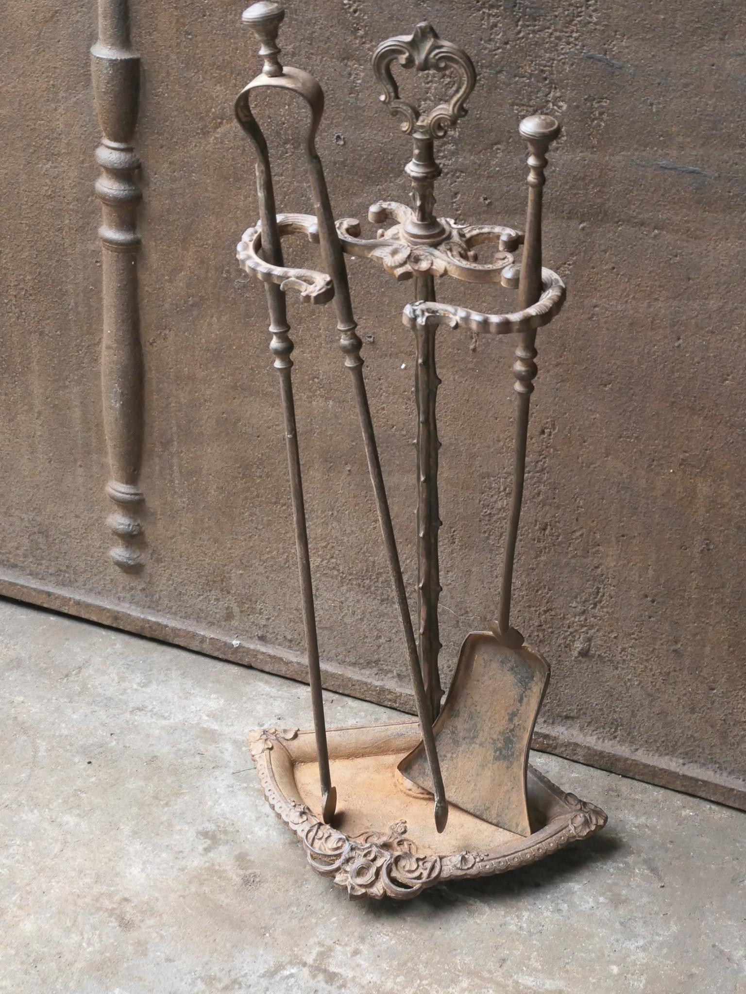 Attrezzi per caminetto in stile Art Nouveau francese, periodo inizio XX secolo In condizioni buone in vendita a Soest, NL