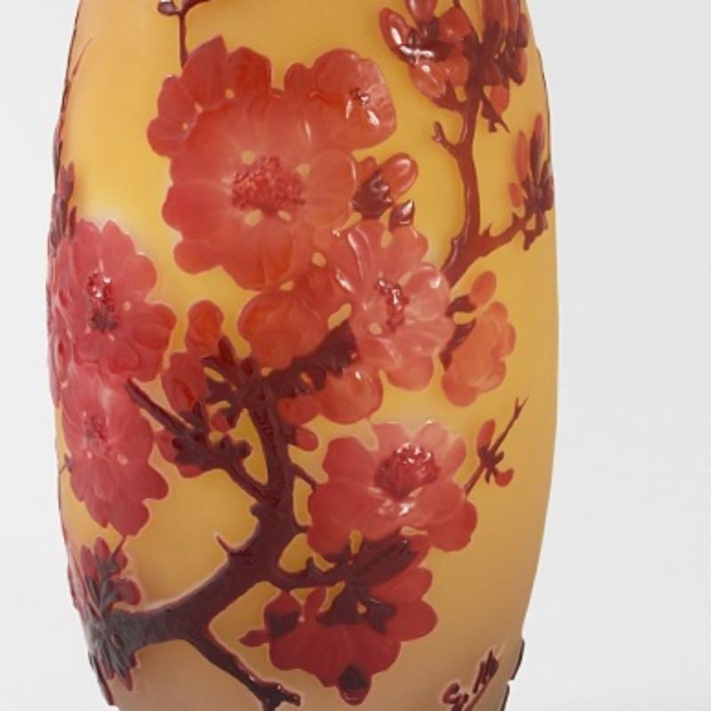 Français Vase en verre camée Art nouveau français 