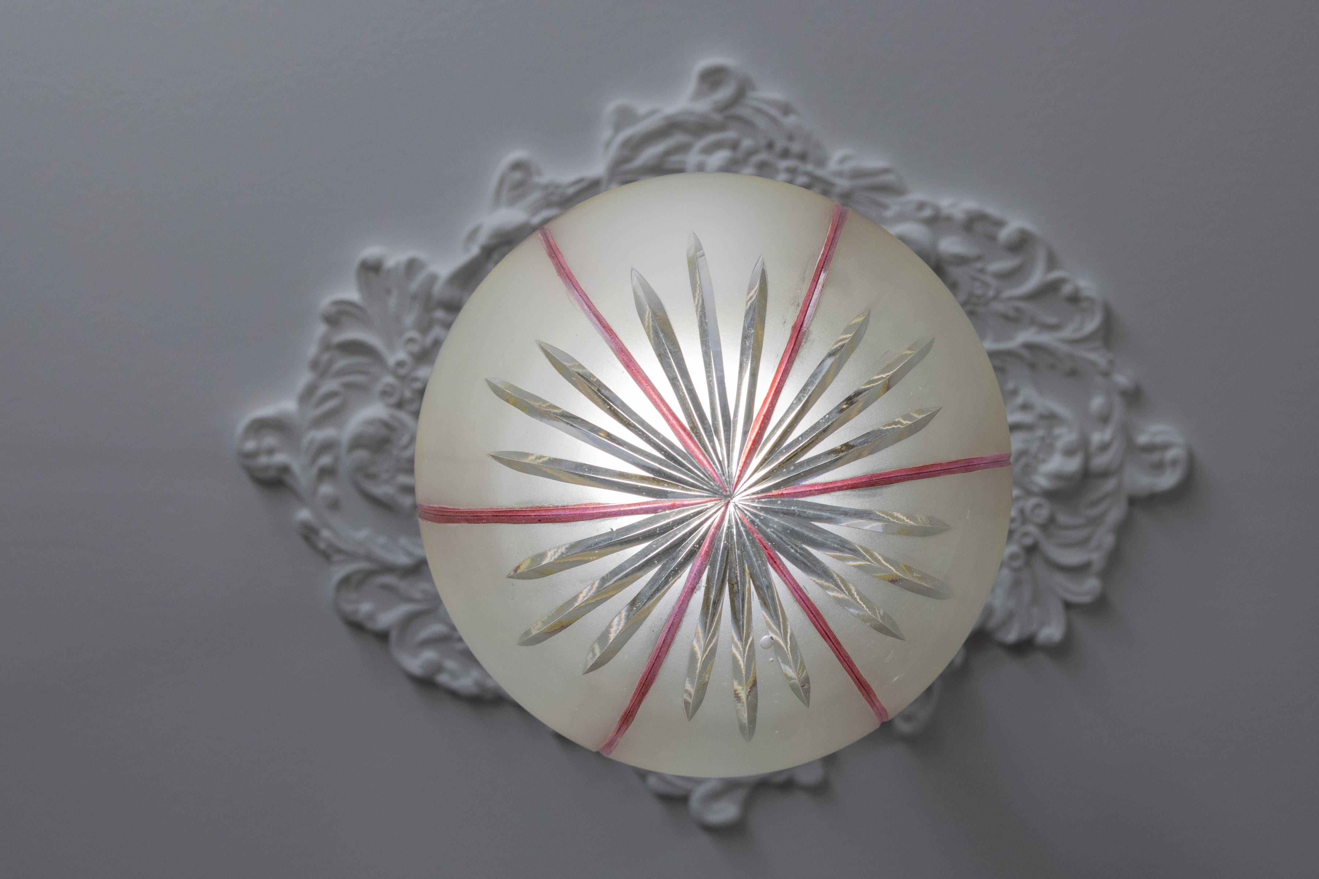 French Art Nouveau Frosted and Cut Glass Pendant Light with Bronze Mount, 1920s For Sale 6