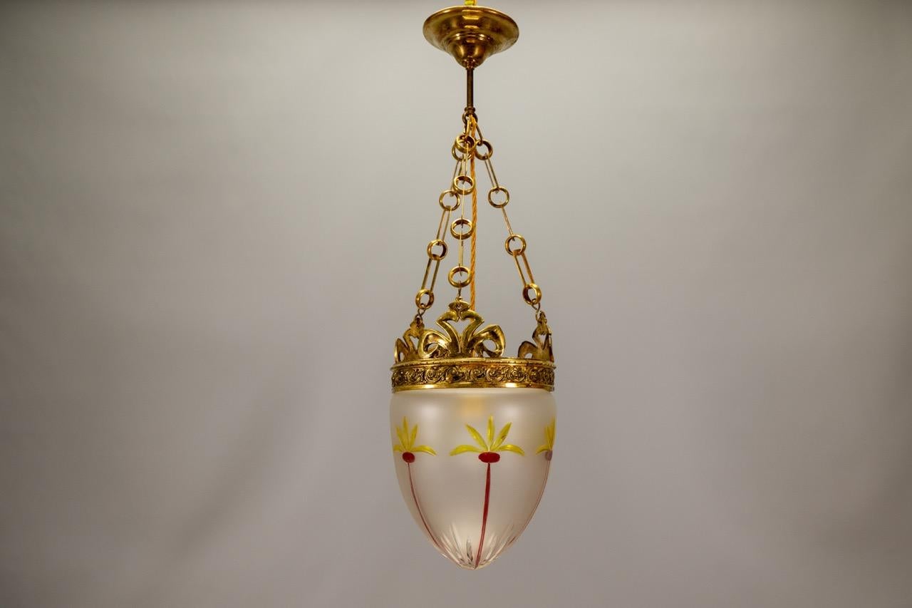 French Art Nouveau Frosted and Cut Glass Pendant Light with Bronze Mount, 1920s In Good Condition For Sale In Barntrup, DE