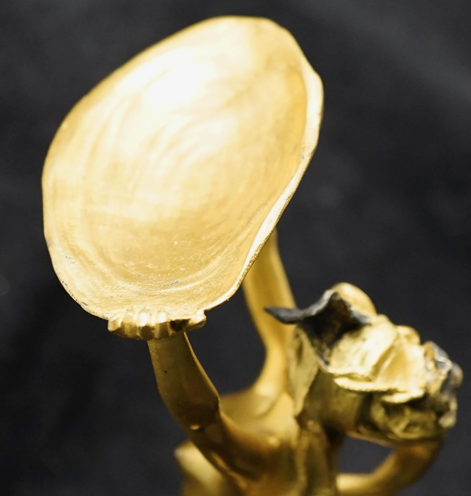 Or Bronze doré Art Nouveau représentant une sirène tenant un coquillage par Louchet Foundry en vente