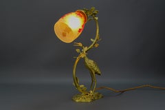 Lampe de table Art nouveau français en bronze doré avec héron et verre par Legras