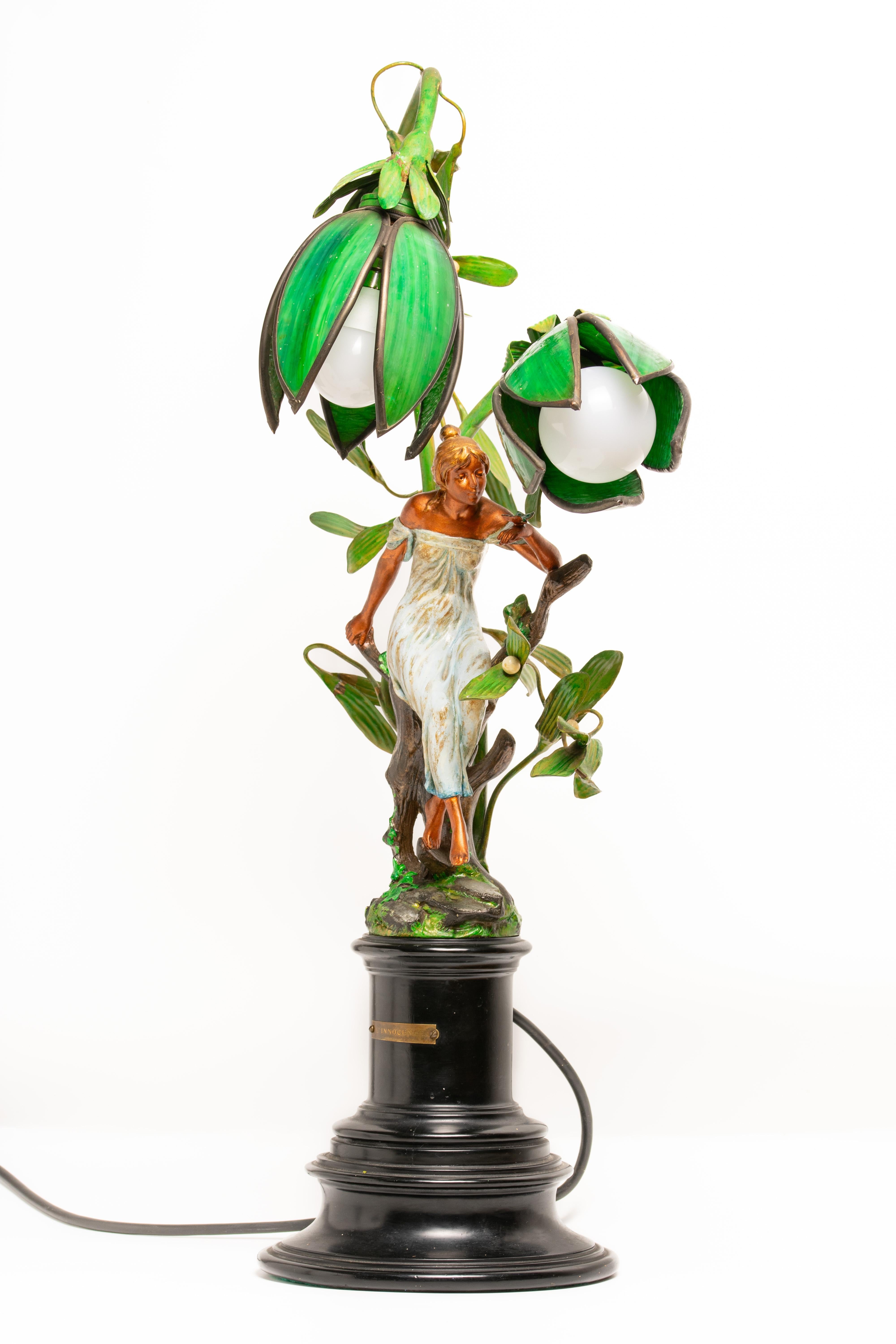 Jugendstil-Tischlampe aus Glas und Zinn mit Blumenmotiven (Art nouveau) im Angebot