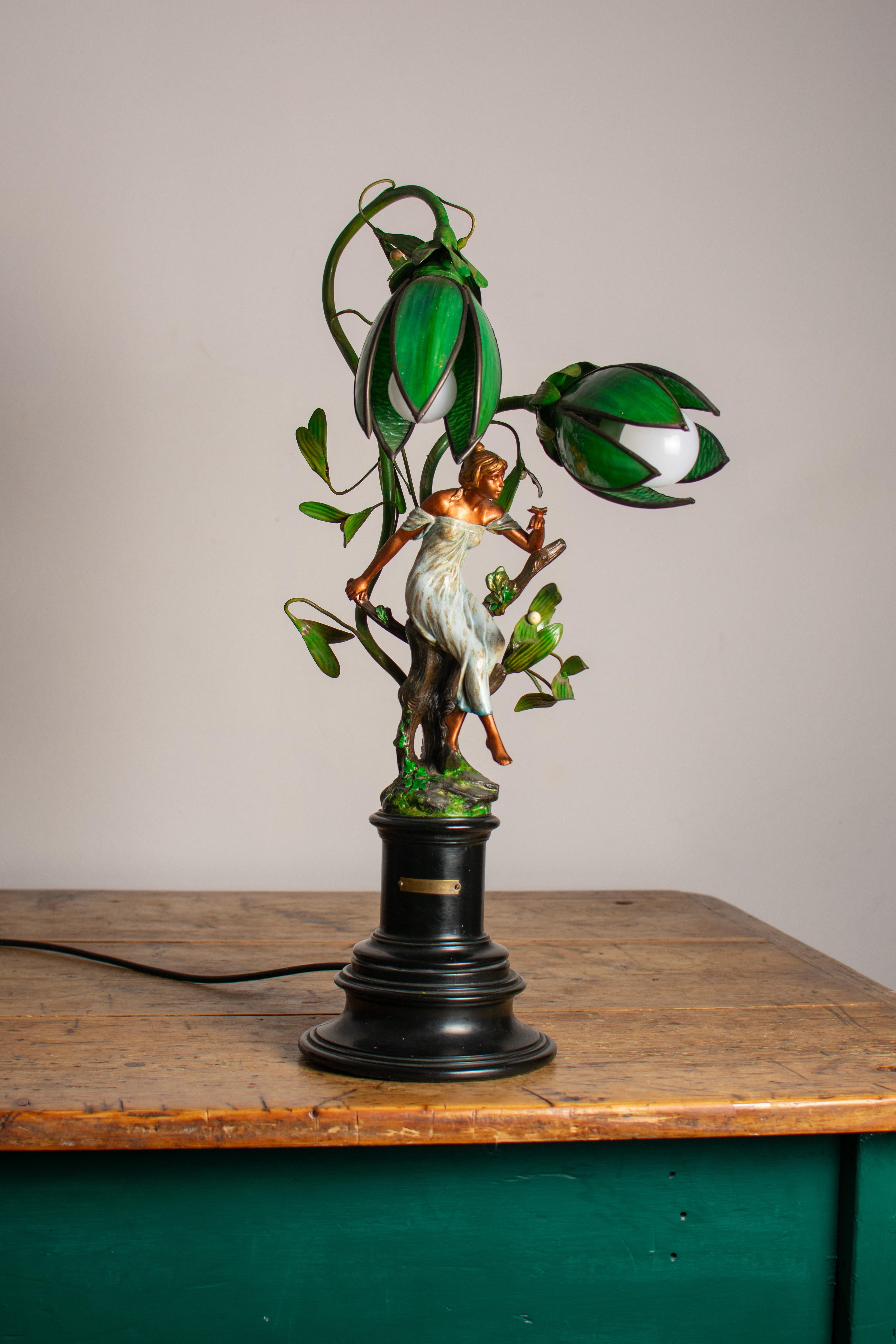 Jugendstil-Tischlampe aus Glas und Zinn mit Blumenmotiven im Angebot 4