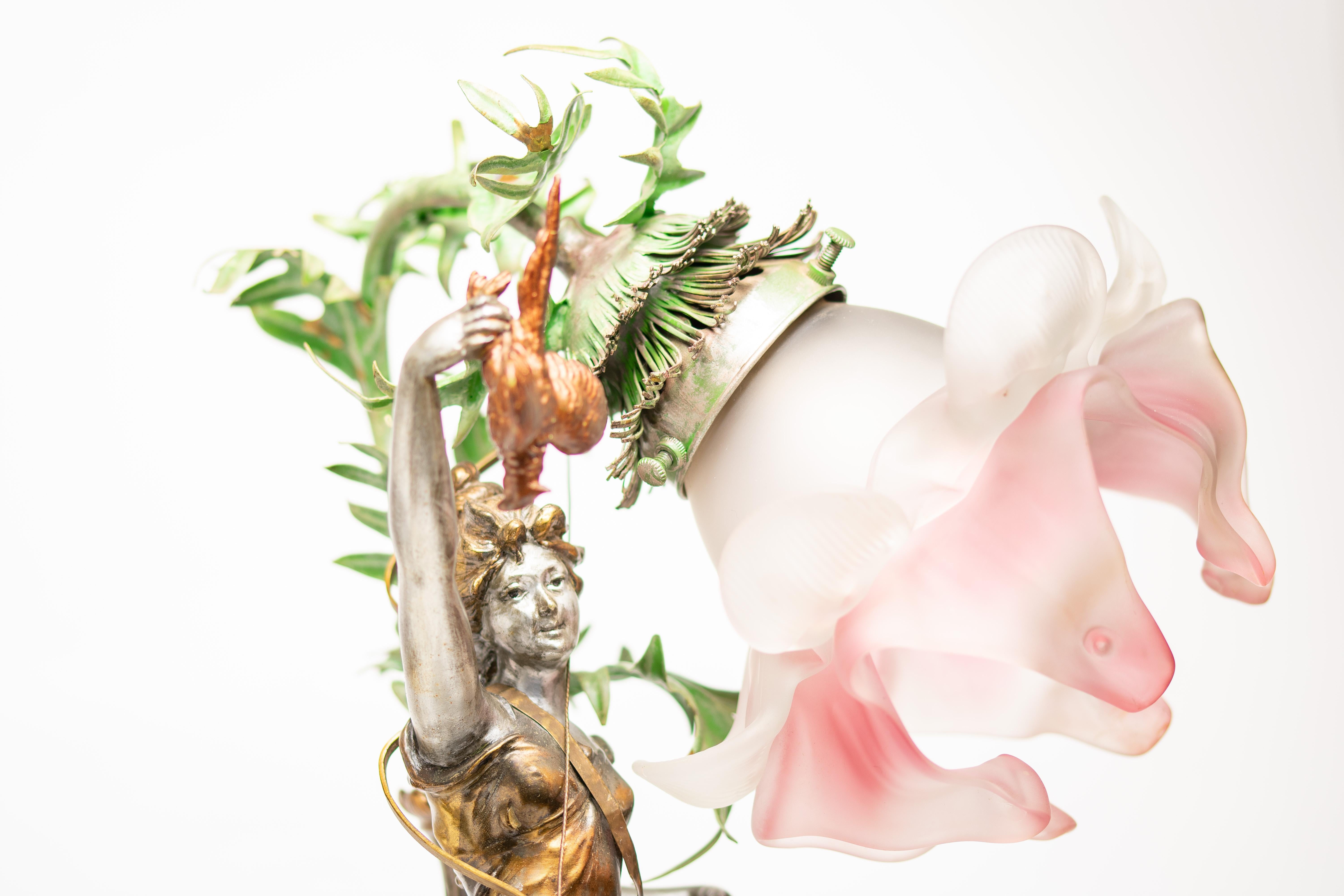Art Nouveau Glas und Zinn Skulpturale Lampe im Angebot 9